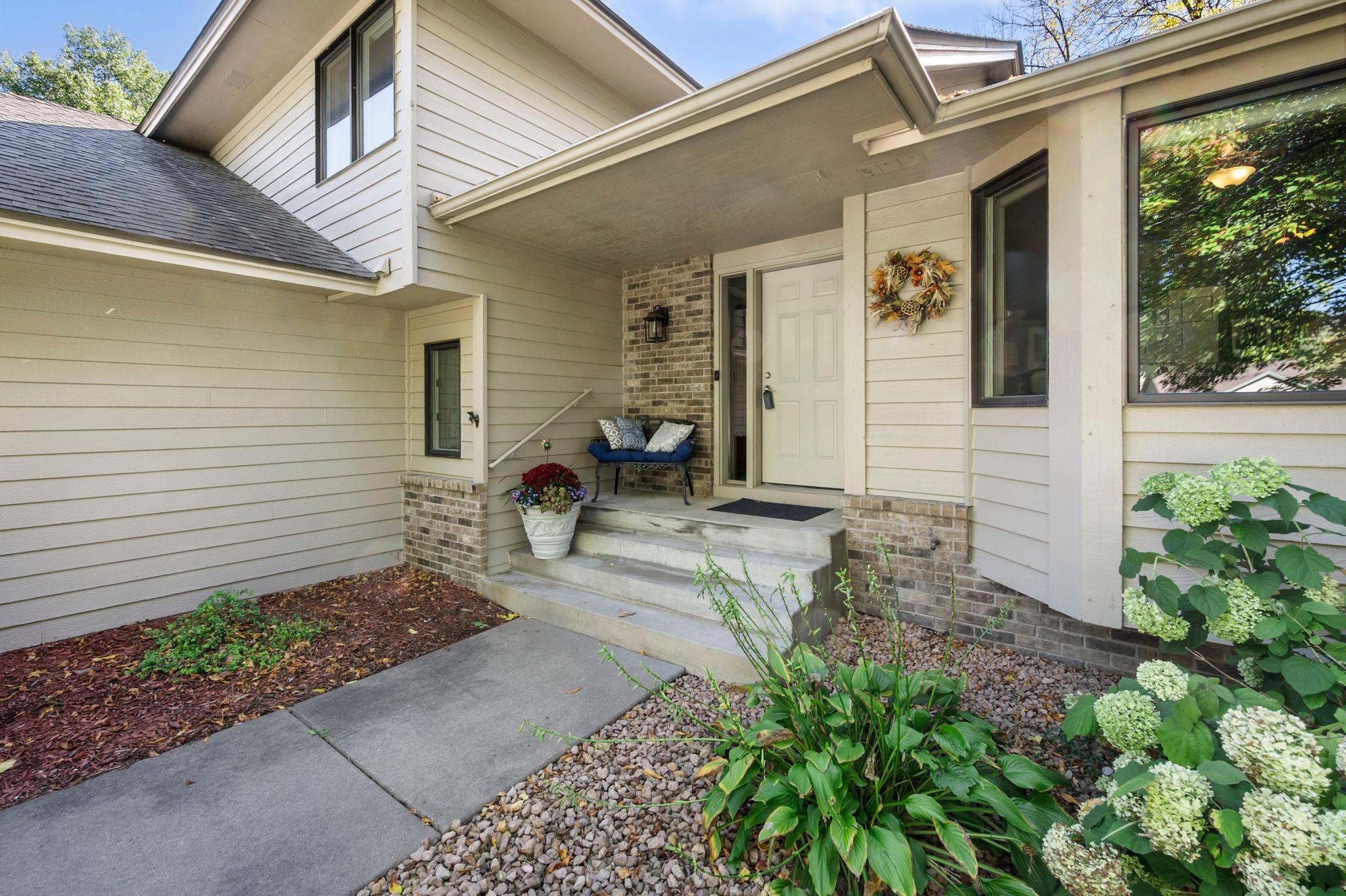 Photo 2 of Single family home for sale at 1205 Hilloway Cir, Burnsville, MN 55306 | MLS# 7154476 | Listing updated on 2026-10-07