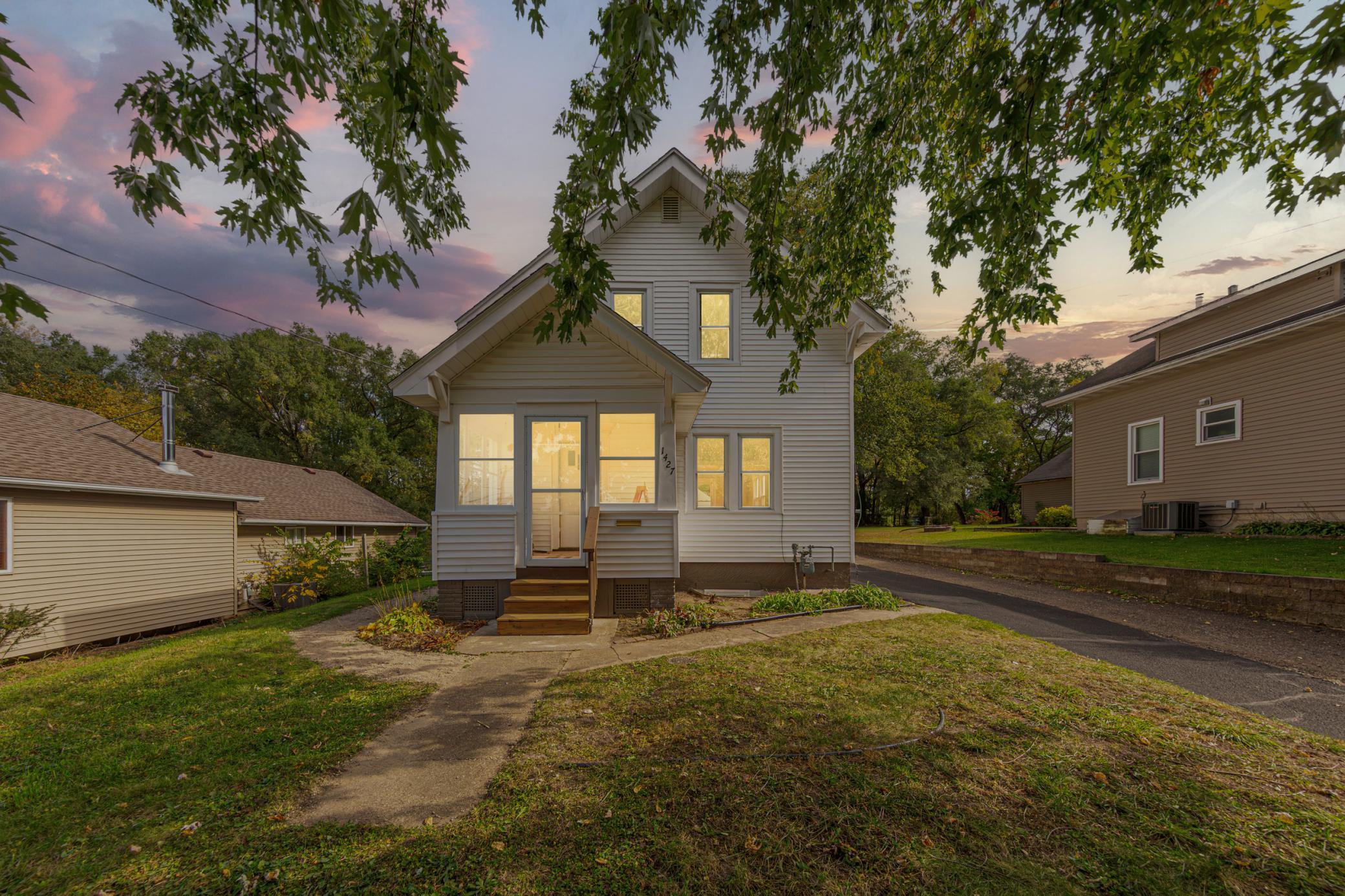 Photo 2 of Single family home for sale at 1427 Central Ave N, Faribault, MN 55021 | MLS# 7154569 | Listing updated on 2026-10-15