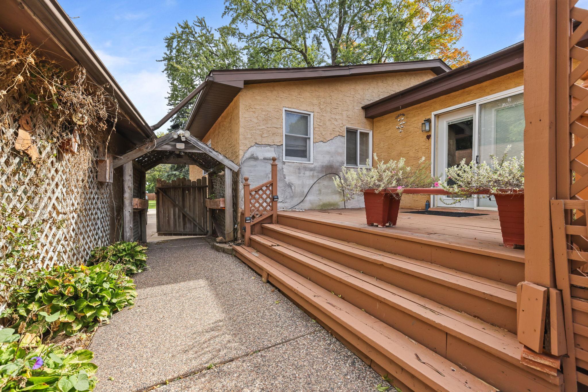 Photo 4 of Single family home for sale at 4209 Lakewood Ave, Saint Paul, MN 55110 | MLS# 7156349 | Listing updated on 2026-10-09