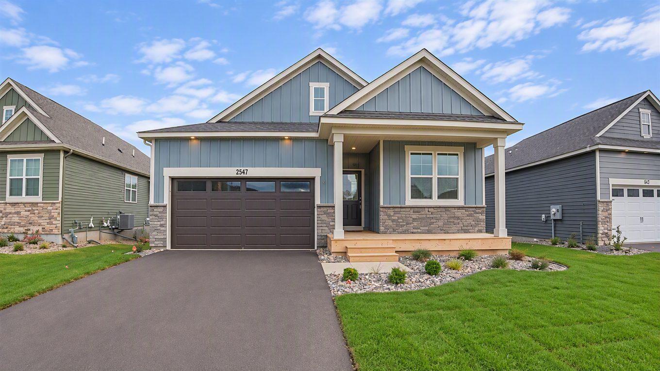 Photo 1 of Single family home for sale at 2147 Bluff Hts Dr, Shakopee, MN 55379 | MLS# 7159561 | Listing updated on 2026-10-23