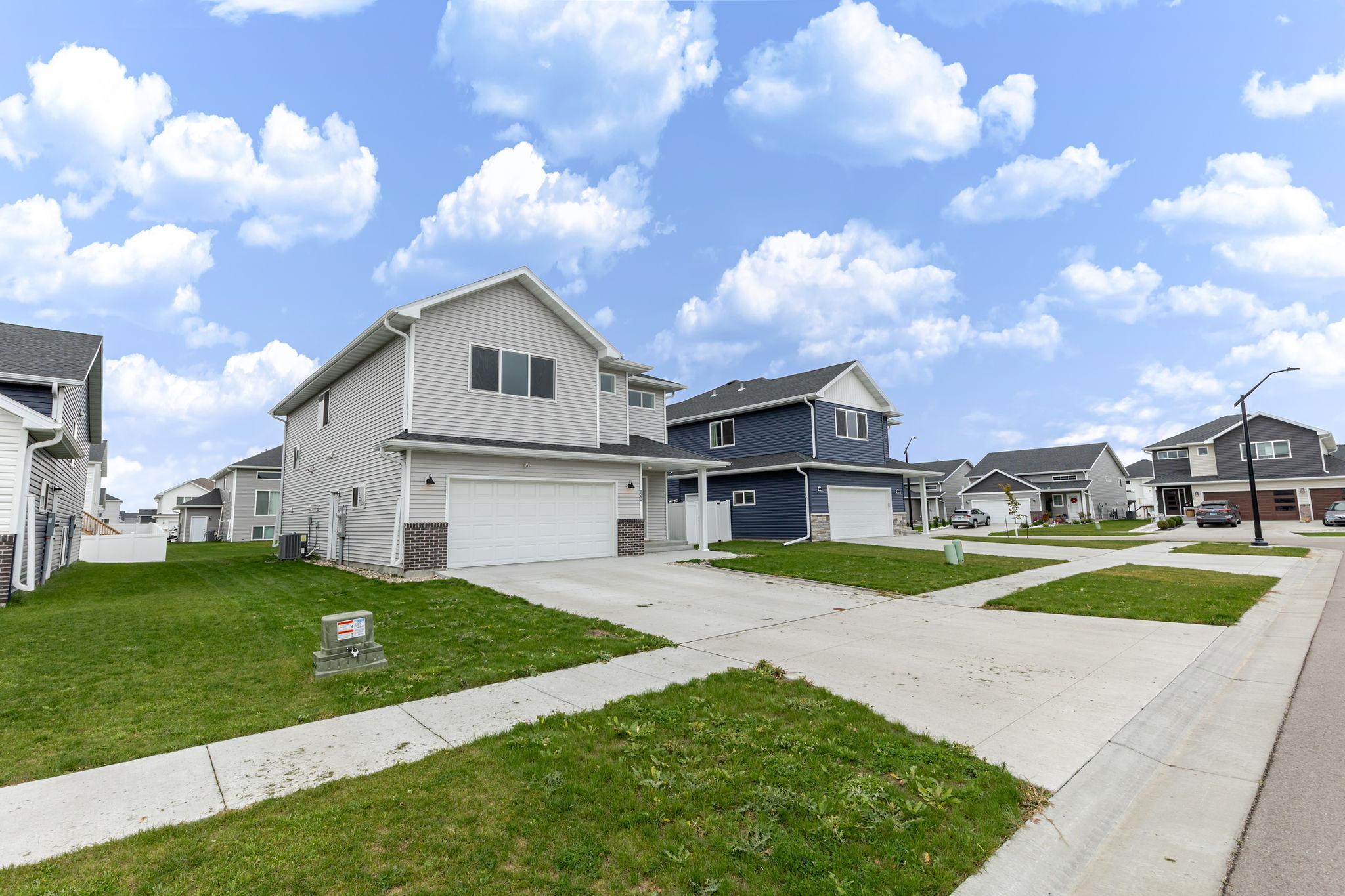 Photo 4 of Single family home for sale at 2506 Fulton Loop S, Fargo, ND 58104 | MLS# 7159924 | Listing updated on 2026-10-15