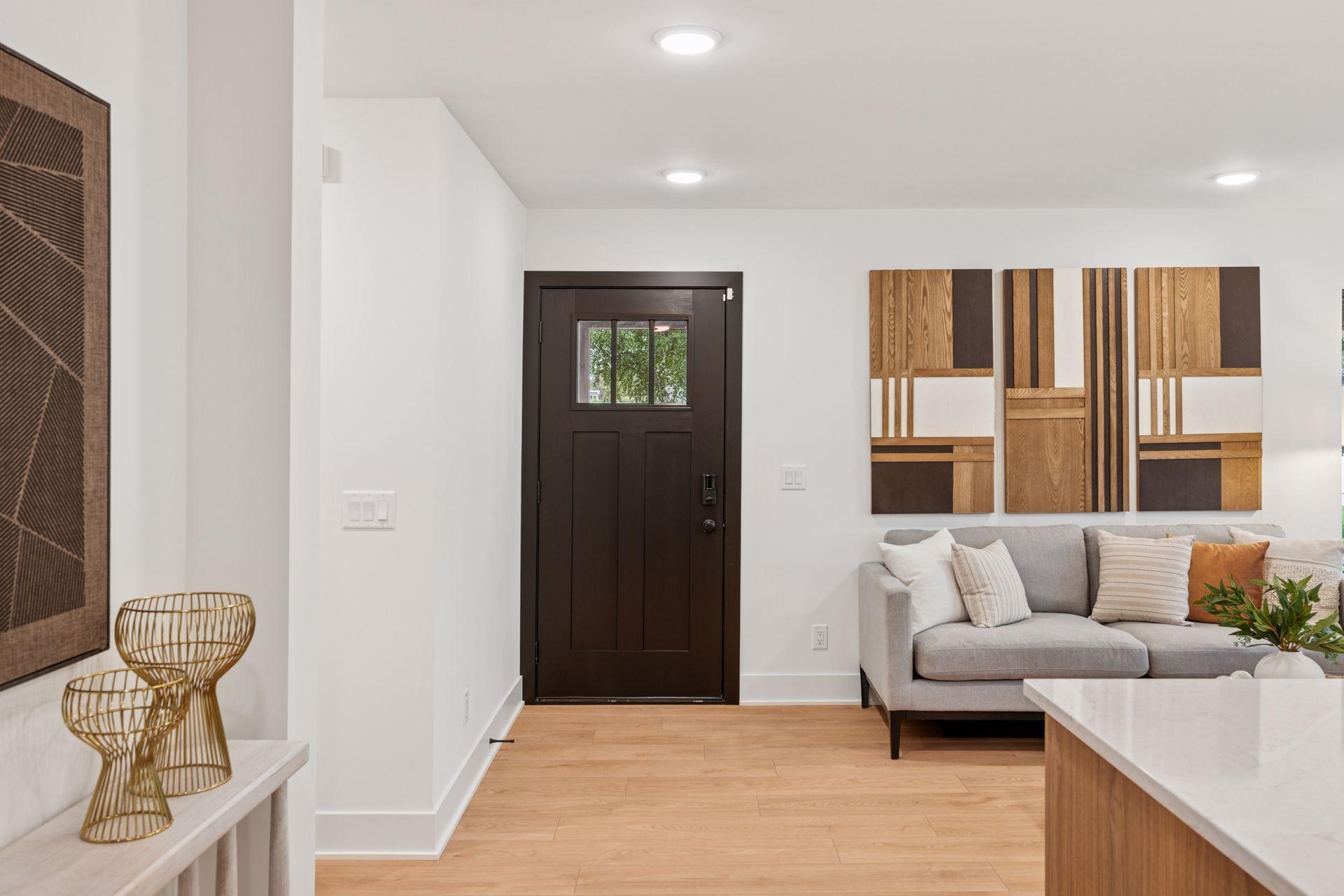 Photo 2 of Single family home for sale at 651 Sue Pl, Saint Paul, MN 55116 | MLS# 7161225 | Listing updated on 2026-10-26