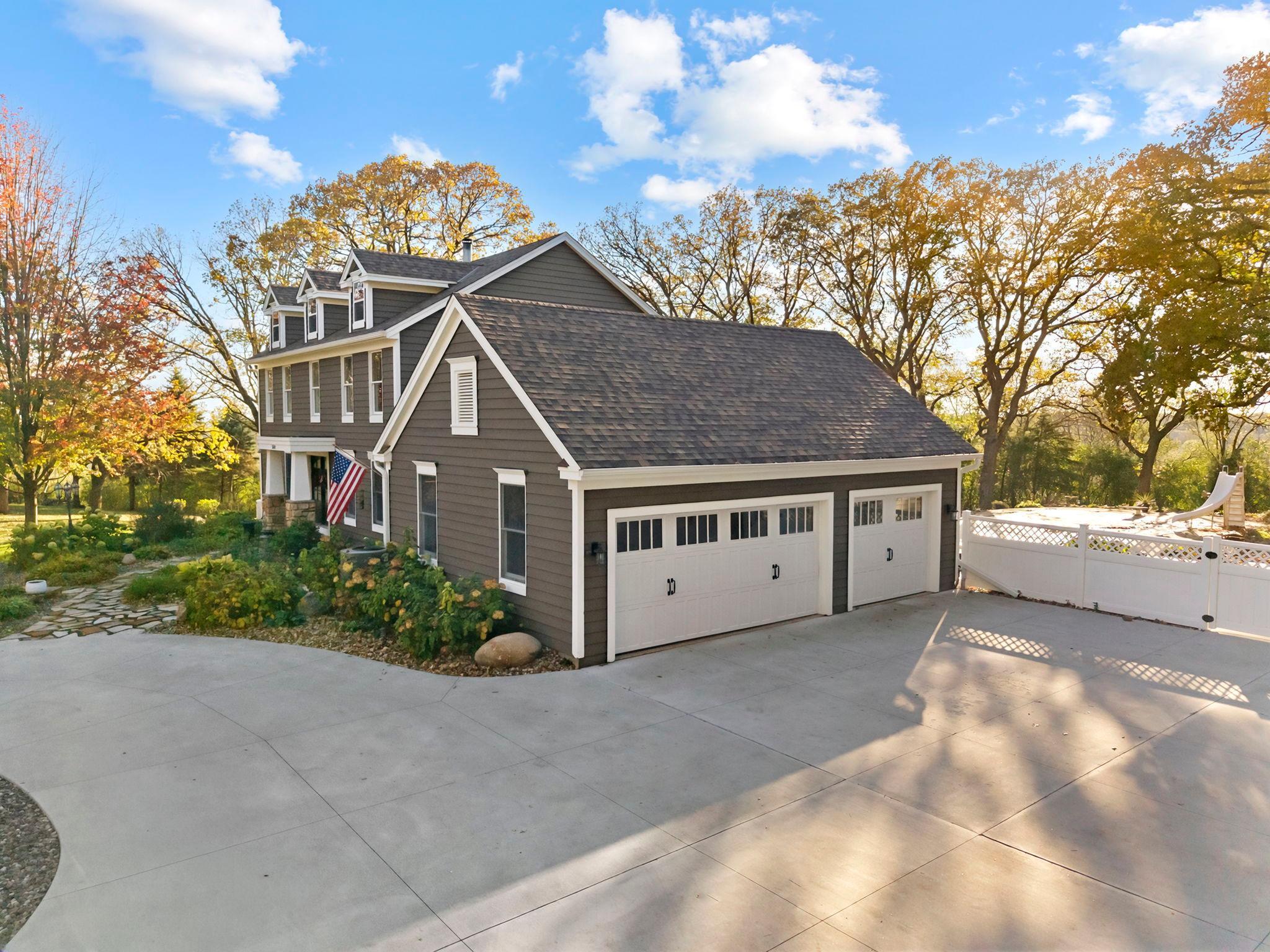 Photo 4 of Single family home for sale at 2300 Overlook Ct N, Stillwater, MN 55082 | MLS# 7162215 | Listing updated on 2026-10-23