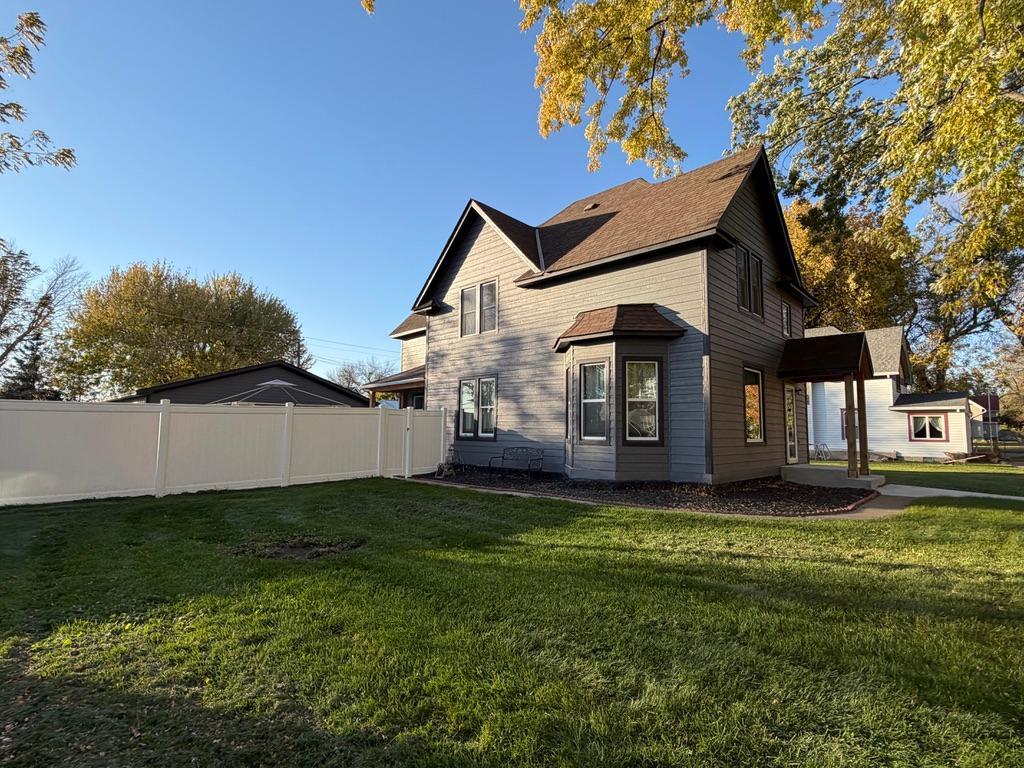 Photo 3 of Single family home for sale at 104, S 106 Park St, Hendricks, MN 56136 | MLS# 7162401 | Listing updated on 2026-10-26