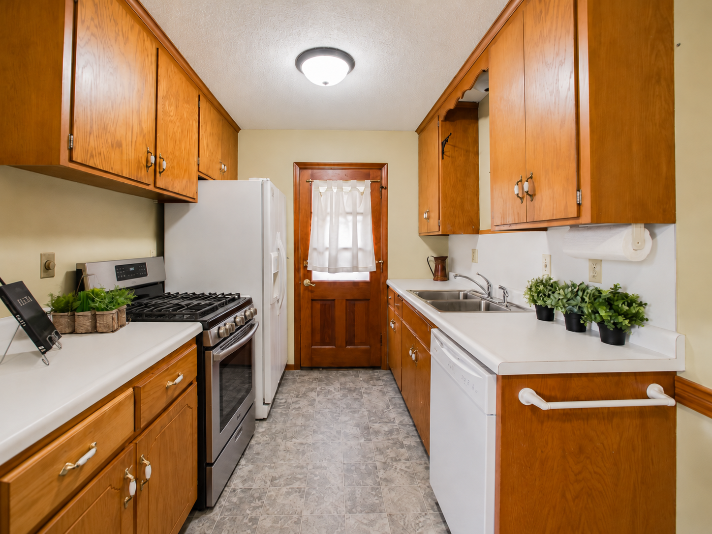 Photo 1 of Single family home for sale at 21 Farrell St N, Maplewood, MN 55119 | MLS# 7162670 | Listing updated on 2026-10-24