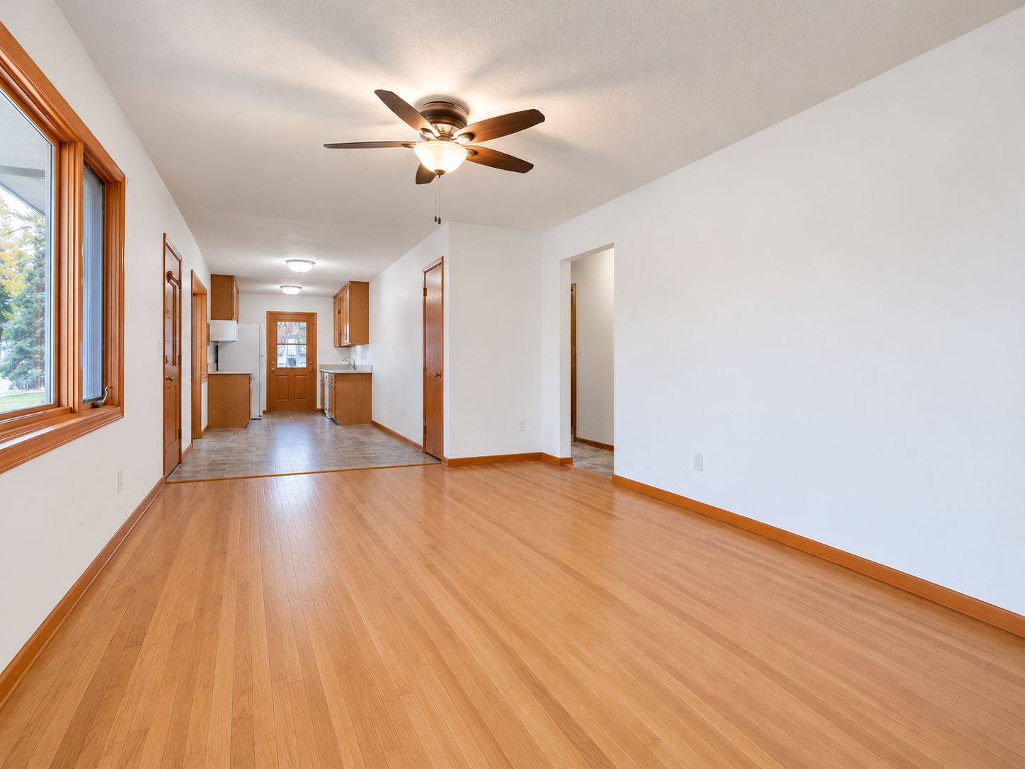 Photo 2 of Single family home for sale at 21 Farrell St N, Maplewood, MN 55119 | MLS# 7162670 | Listing updated on 2026-10-24