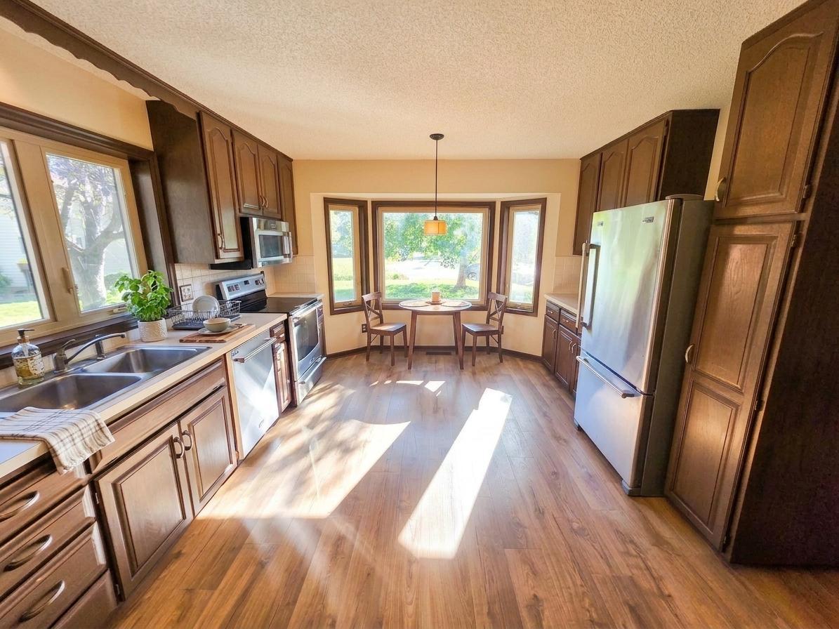 Photo 2 of Single family home for sale at 1814 Twin Cir Dr, Saint Paul, MN 55118 | MLS# 7163063 | Listing updated on 2026-10-26