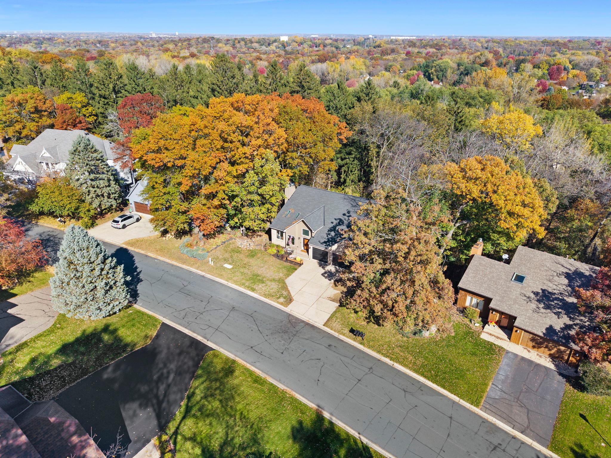 Photo 1 of Single family home for sale at 4640 Parkcliff Dr, Saint Paul, MN 55123 | MLS# 7164011 | Listing updated on 2026-10-24