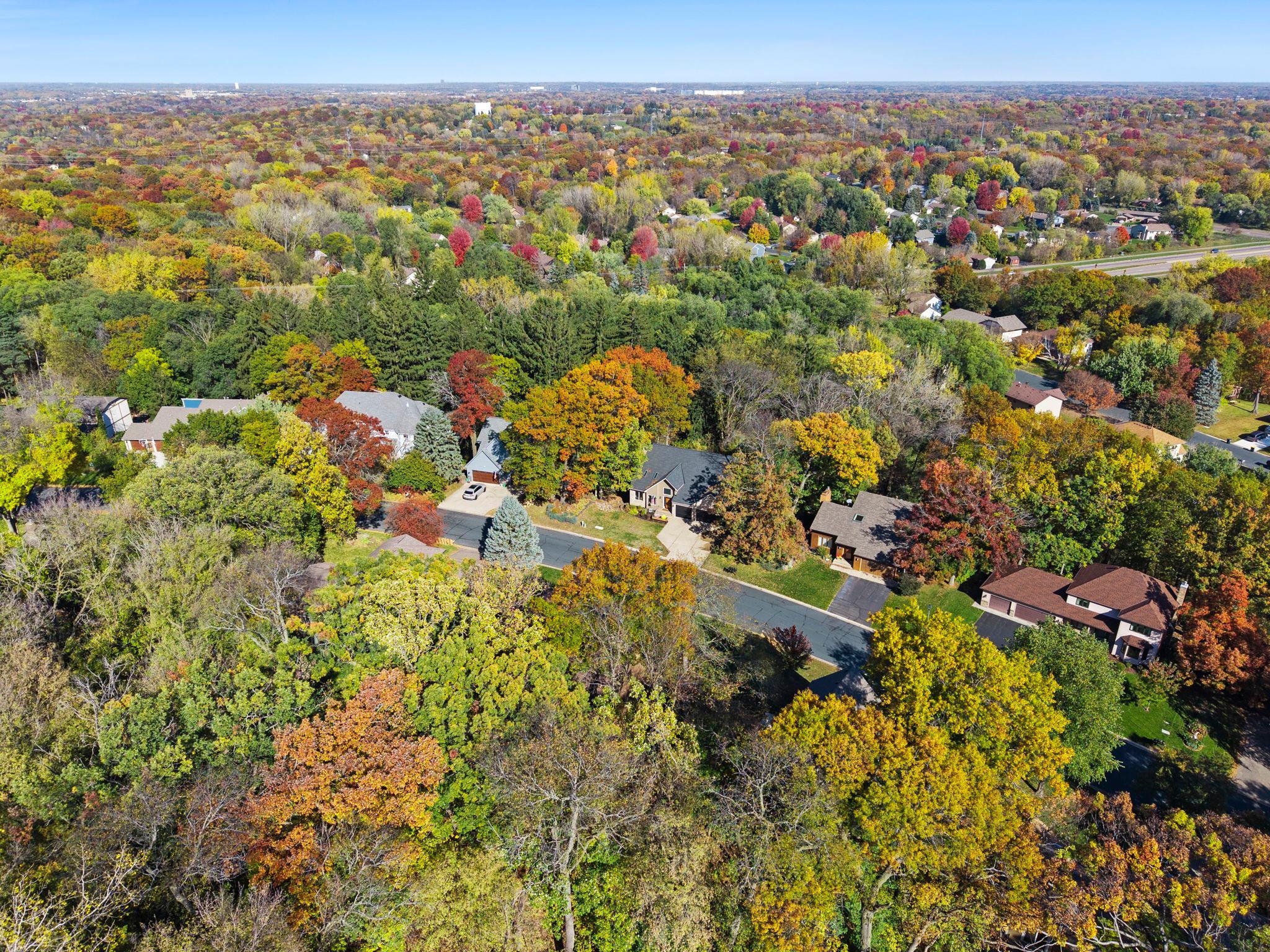 Photo 2 of Single family home for sale at 4640 Parkcliff Dr, Saint Paul, MN 55123 | MLS# 7164011 | Listing updated on 2026-10-24