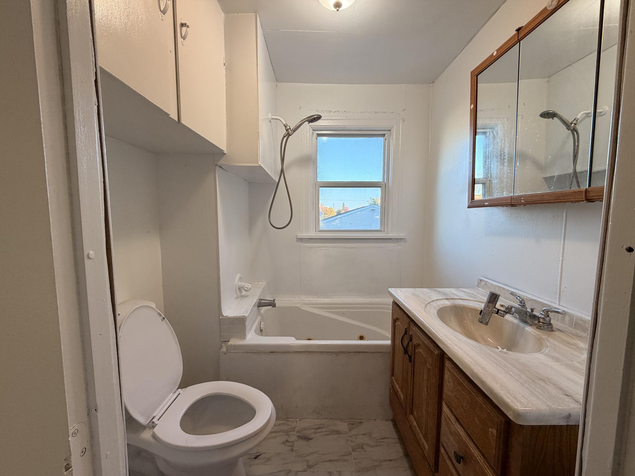 Photo 3 of Single family home for sale at 1621 E Oakland Ave, Austin, MN 55912 | MLS# 7164268 | Listing updated on 2026-10-24