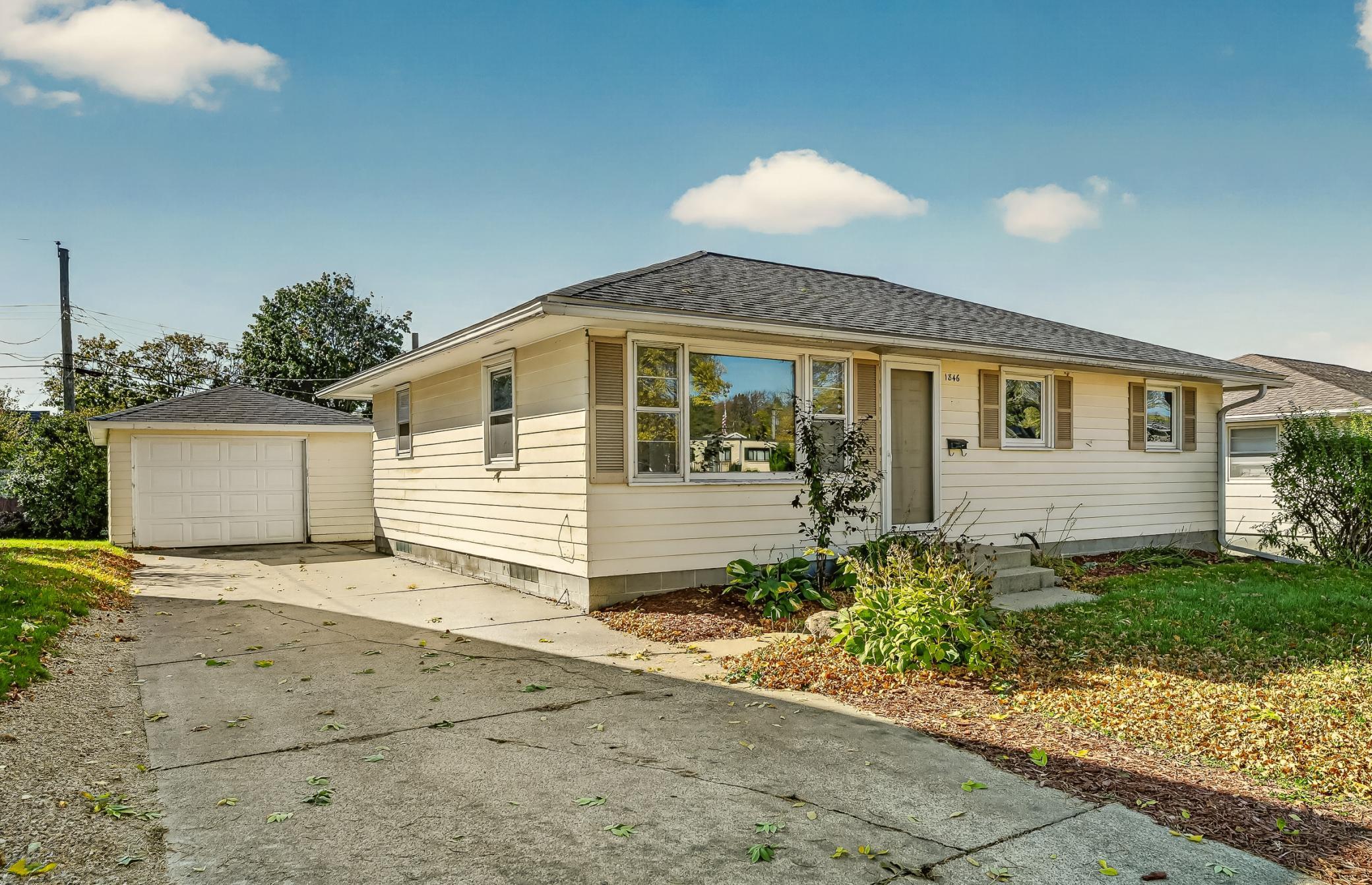Single family home for sale at 1846 19th Street NW, Rochester, MN 55901 | MLS# 7164420
