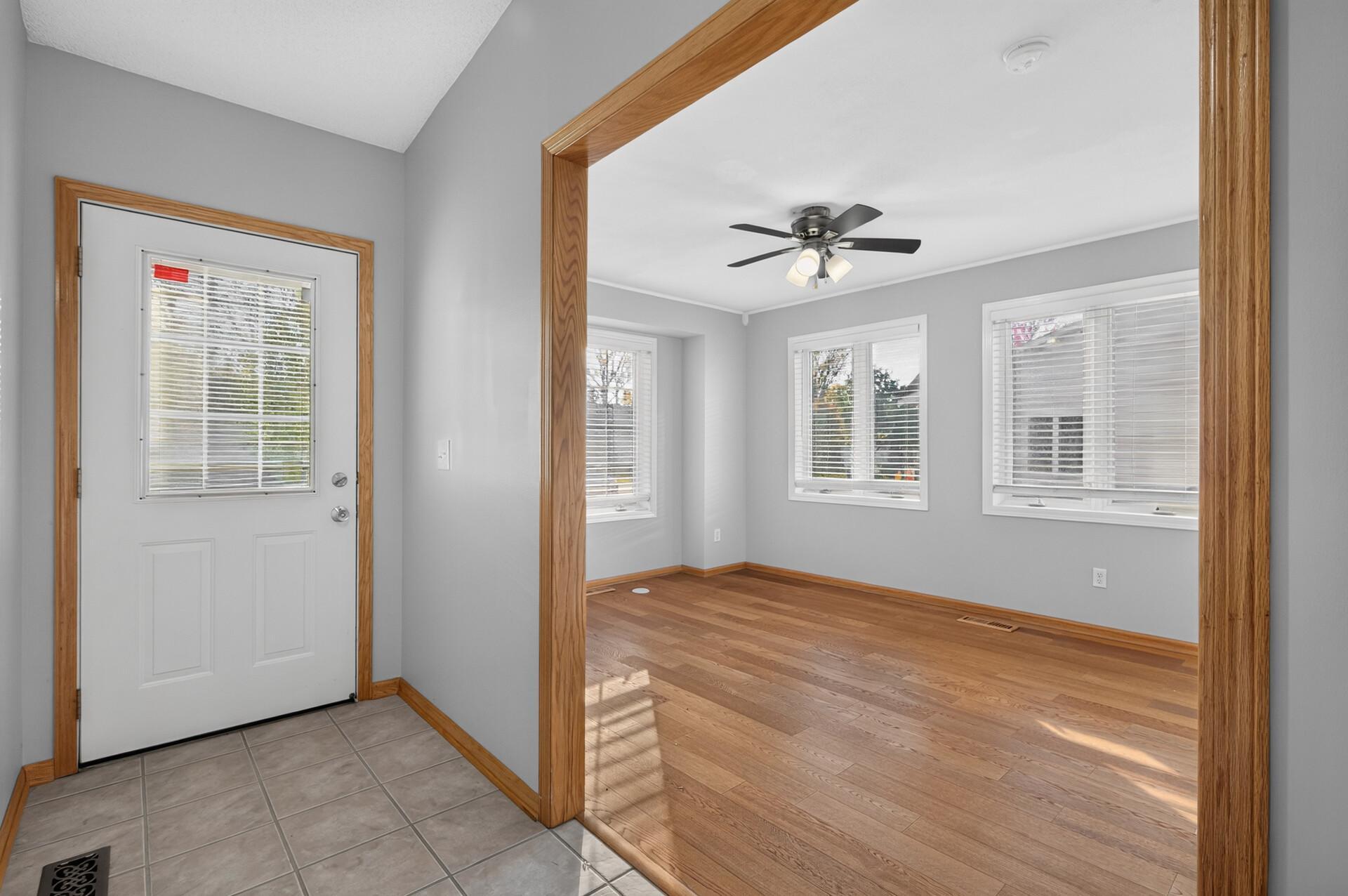 Photo 2 of Townhouse for sale at 3455 Valento Cir, Saint Paul, MN 55127 | MLS# 7164496 | Listing updated on 2026-10-24