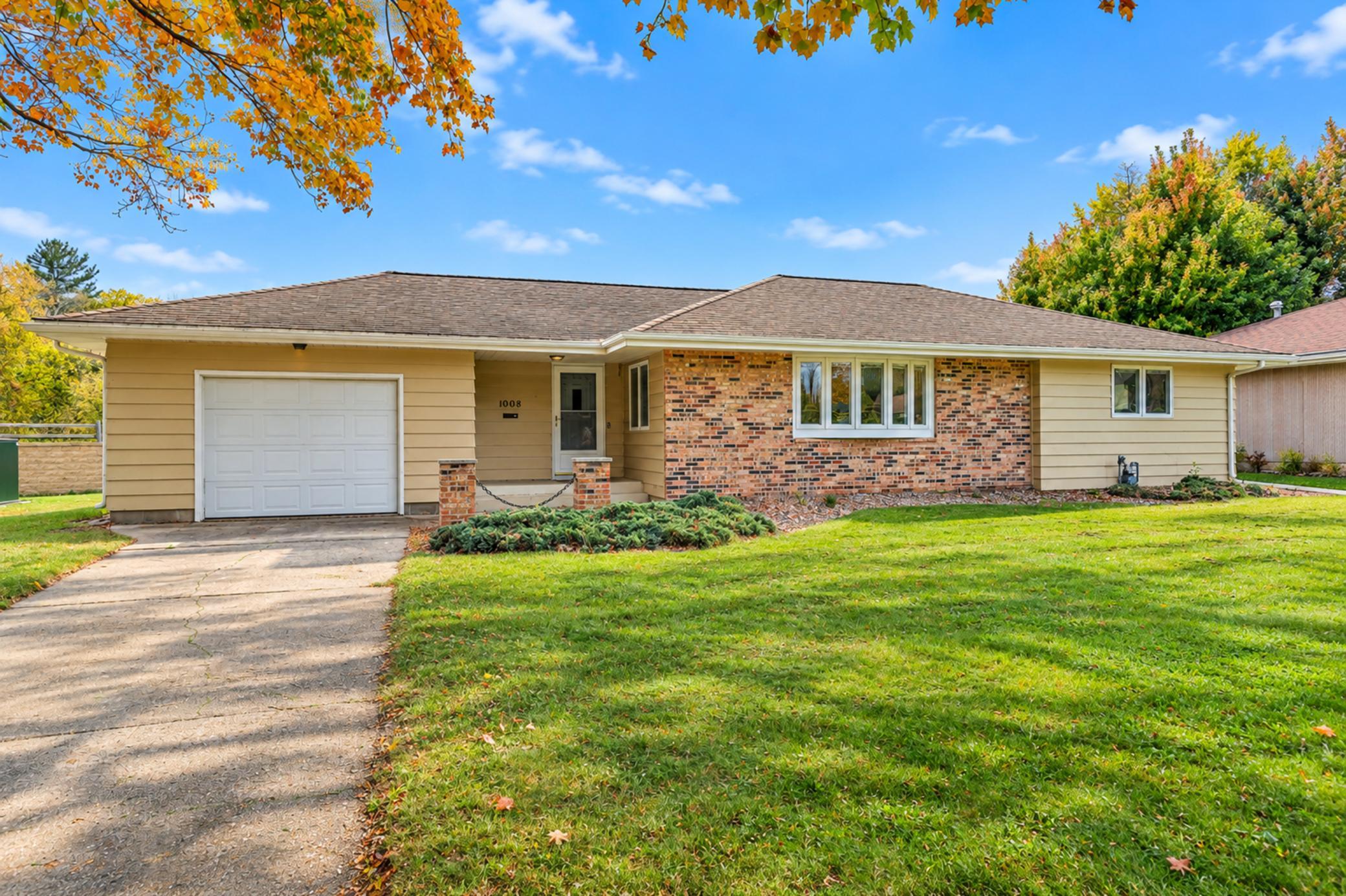 Single family home for sale at 1008 17th Street SW, Austin, MN 55912 | MLS# 7164676