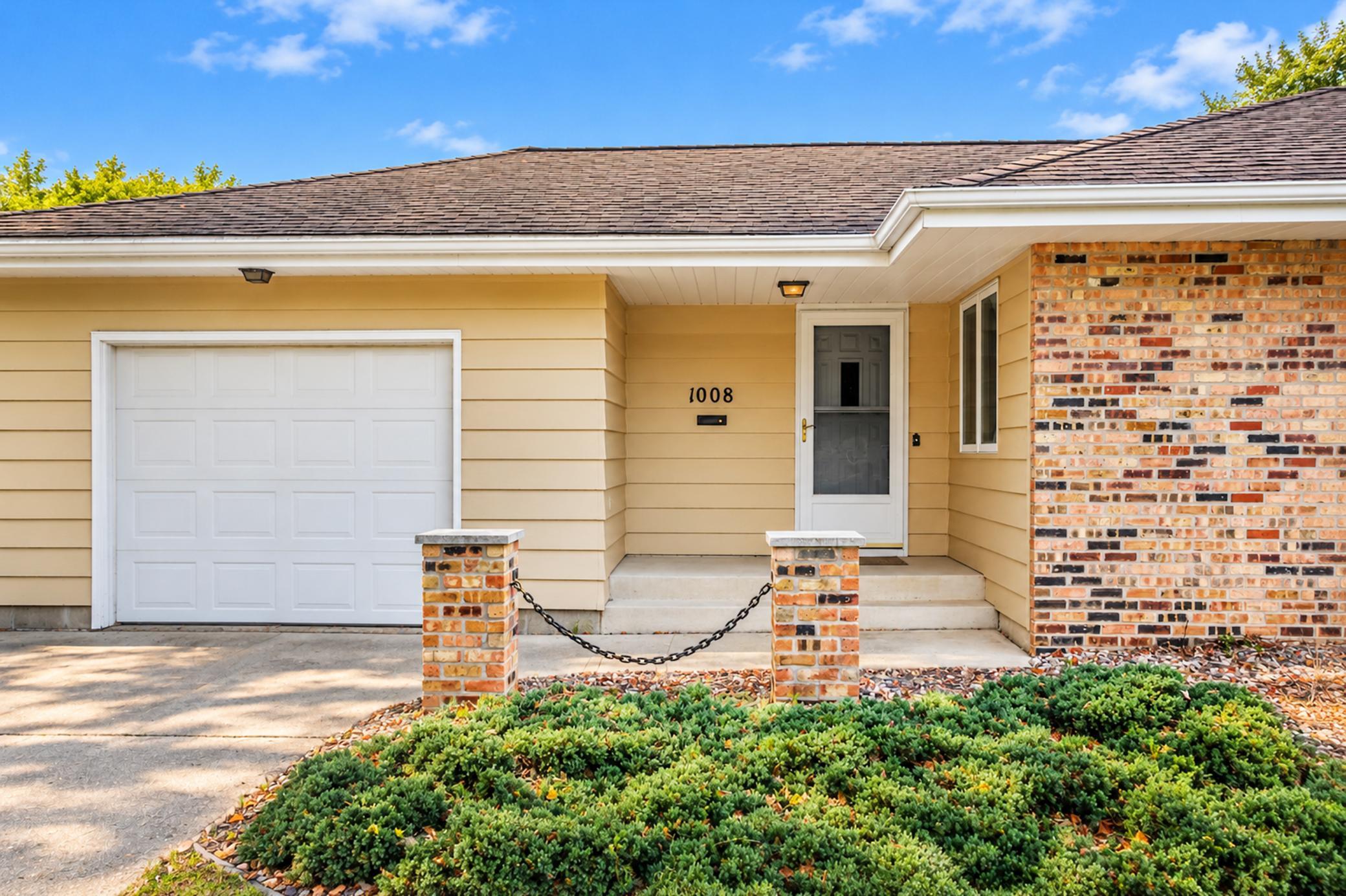 Photo 2 of Single family home for sale at 1008 17th Street SW, Austin, MN 55912 | MLS# 7164676 | Listing updated on 2026-10-25