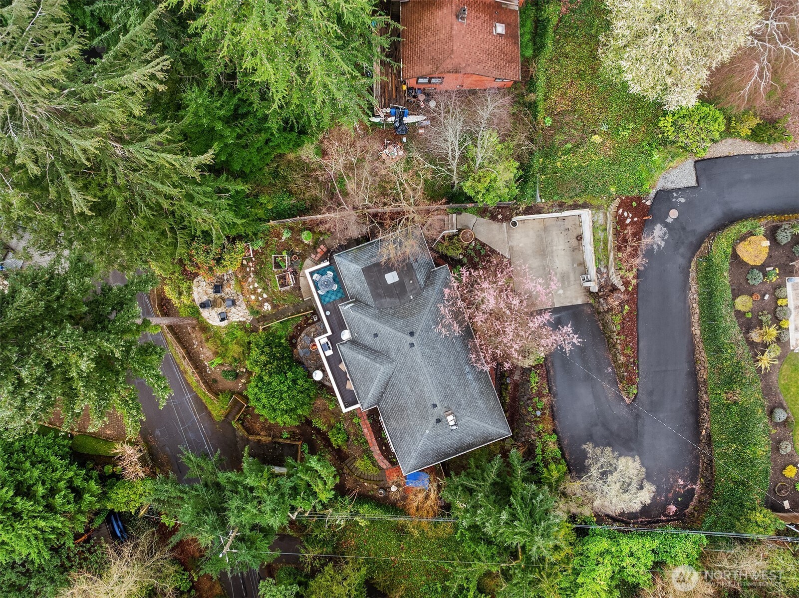 Photo 3 of Single family home for sale at 15828 25th Avenue Sw, Burien, WA 98166 | MLS# NWM2493676 | Listing updated on 2026-09-24