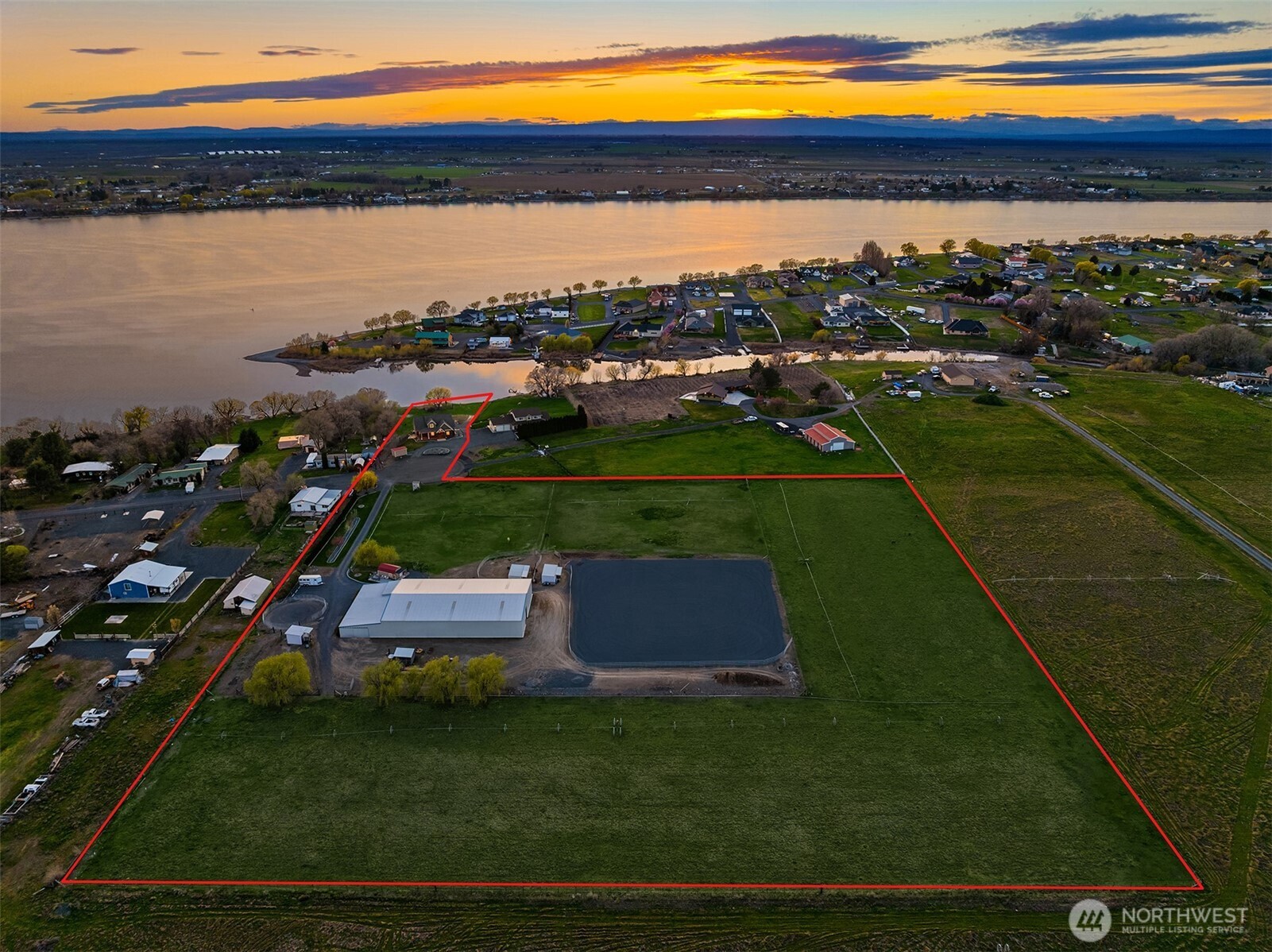 Photo 3 of Single family home for sale at 2762 Elgin Rd Ne, Moses Lake, WA 98837 | MLS# NWM2502832 | Listing updated on 2026-09-21