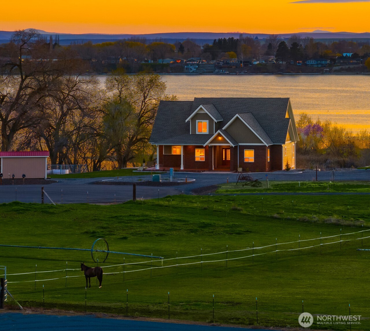 Photo 2 of Single family home for sale at 2762 Elgin Rd Ne, Moses Lake, WA 98837 | MLS# NWM2502832 | Listing updated on 2026-09-21