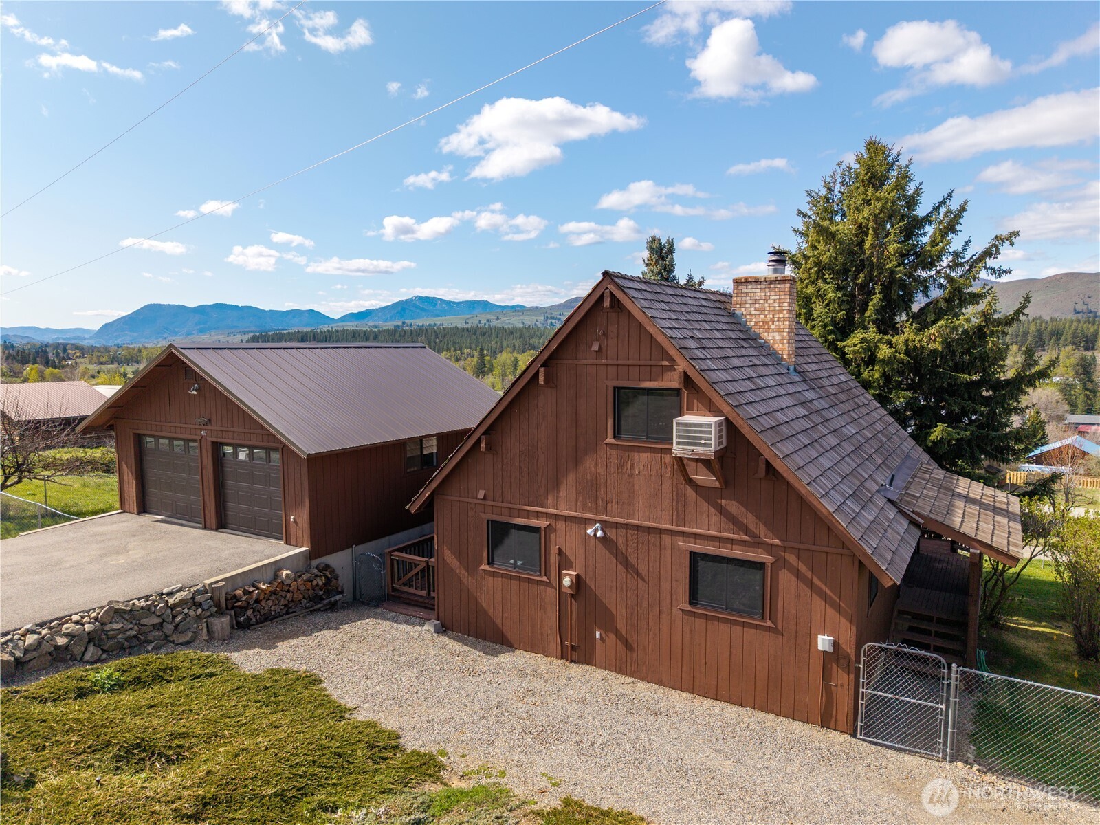 Photo 3 of Single family home for sale at 417 Perry St, Winthrop, WA 98862 | MLS# NWM2511004 | Listing updated on 2026-09-21