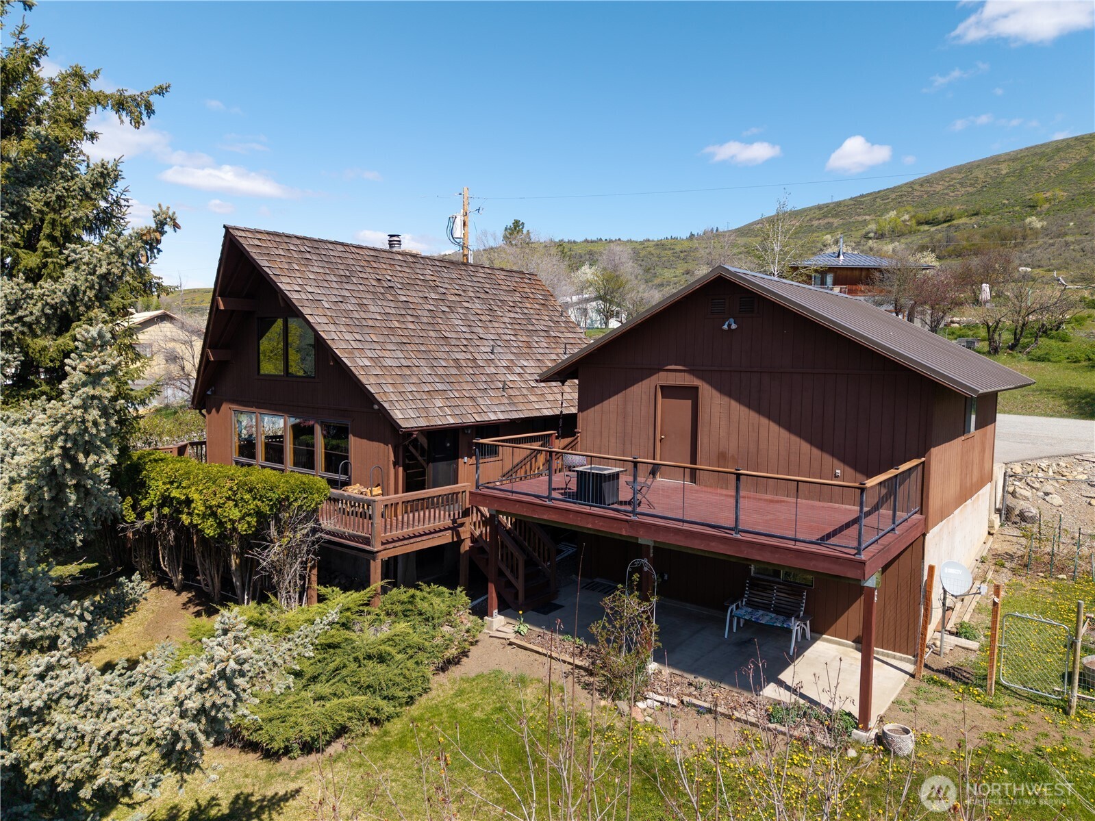 Photo 2 of Single family home for sale at 417 Perry St, Winthrop, WA 98862 | MLS# NWM2511004 | Listing updated on 2026-09-21