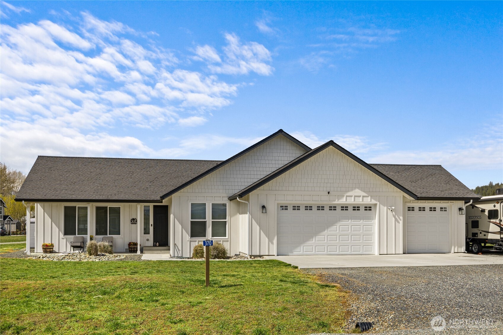 Photo 1 of Single family home for sale at 370 Deer Meadow Dr, Cle Elum, WA 98922 | MLS# NWM2512936 | Listing updated on 2026-09-21