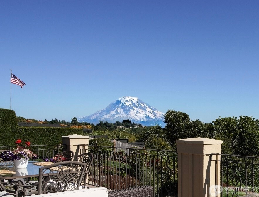Photo 2 of Single family home for sale at 4702 Browns Point Blvd Ne, Tacoma, WA 98422 | MLS# NWM2513889 | Listing updated on 2026-09-21