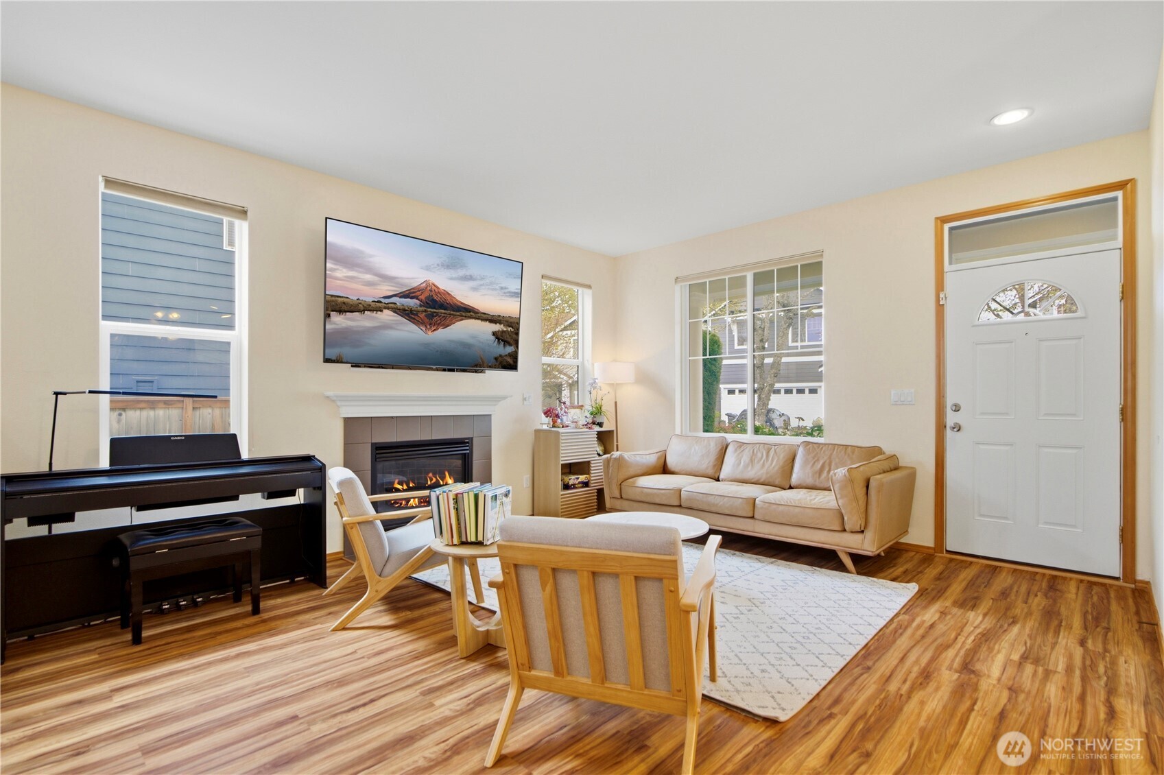 Photo 3 of Single family home for sale at 24713 233rd Place Se, Maple Valley, WA 98038 | MLS# NWM2514399 | Listing updated on 2026-09-21