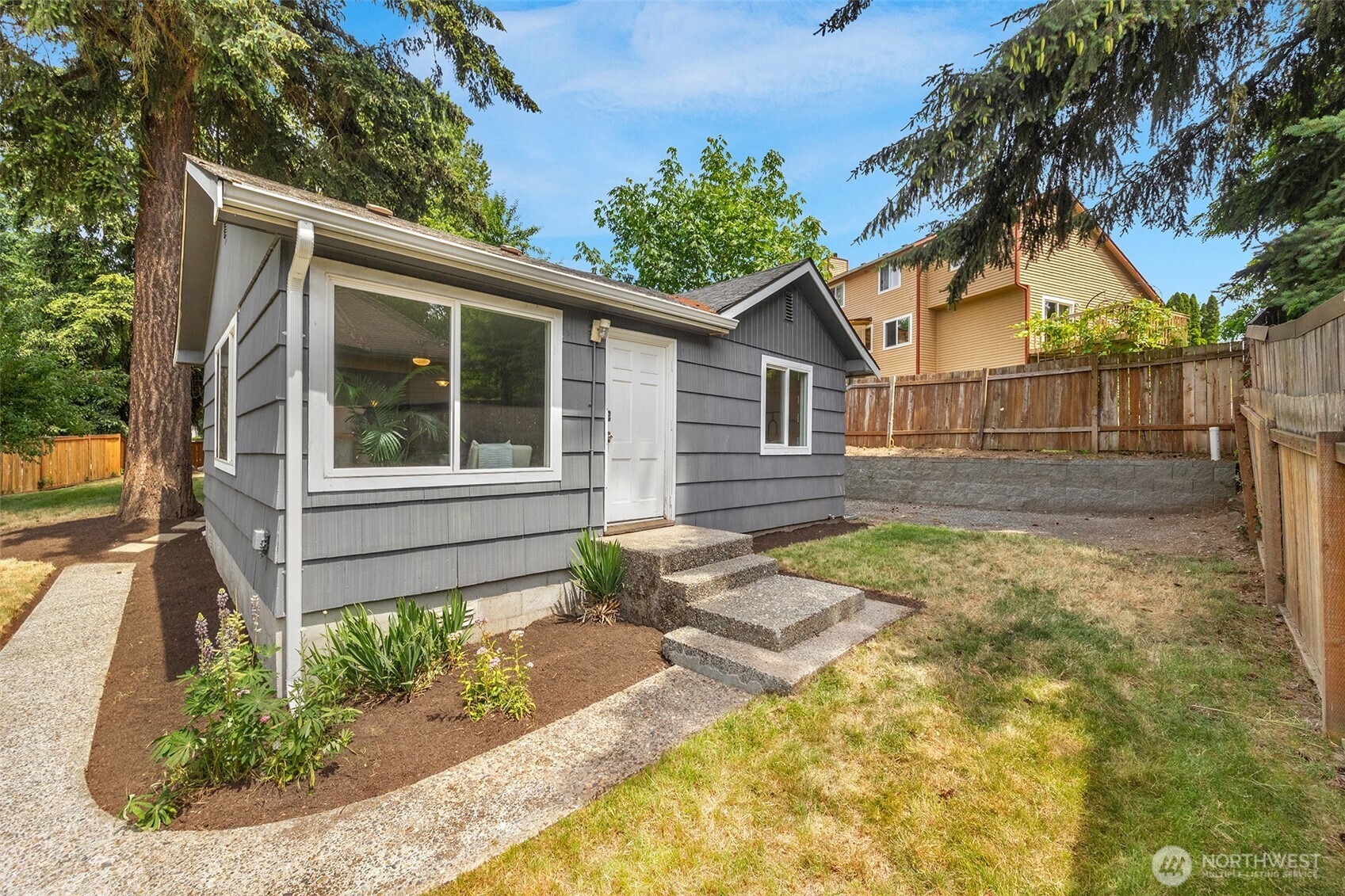 Photo 2 of Single family home for sale at 17806 83rd Place Ne, Kenmore, WA 98028 | MLS# NWM2518957 | Listing updated on 2026-10-25