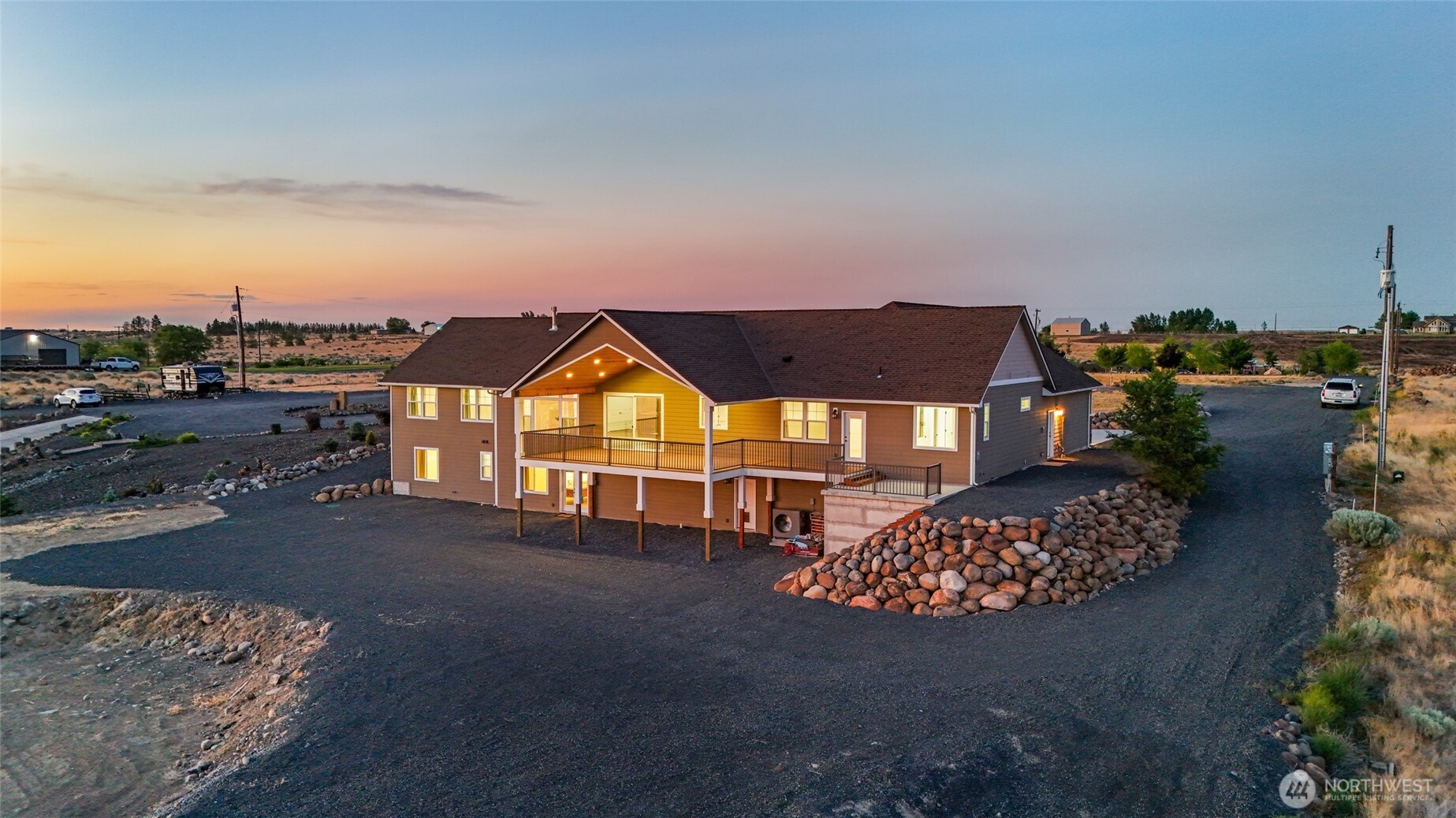 Photo 3 of Single family home for sale at 7328 Stonecrest Rd Ne, Moses Lake, WA 98837 | MLS# NWM2543053 | Listing updated on 2026-10-24