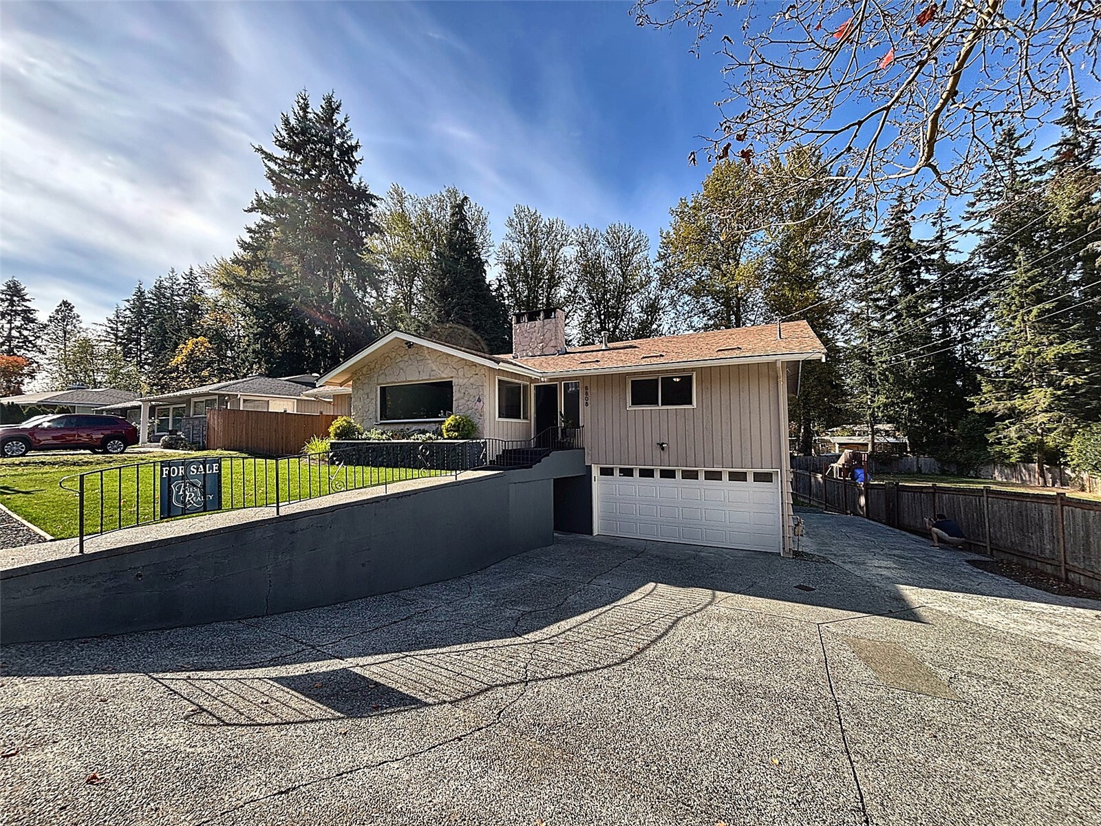 Photo 2 of Single family home for sale at 8808 Monte Cristo Dr, Everett, WA 98208 | MLS# NWM2544857 | Listing updated on 2026-10-25