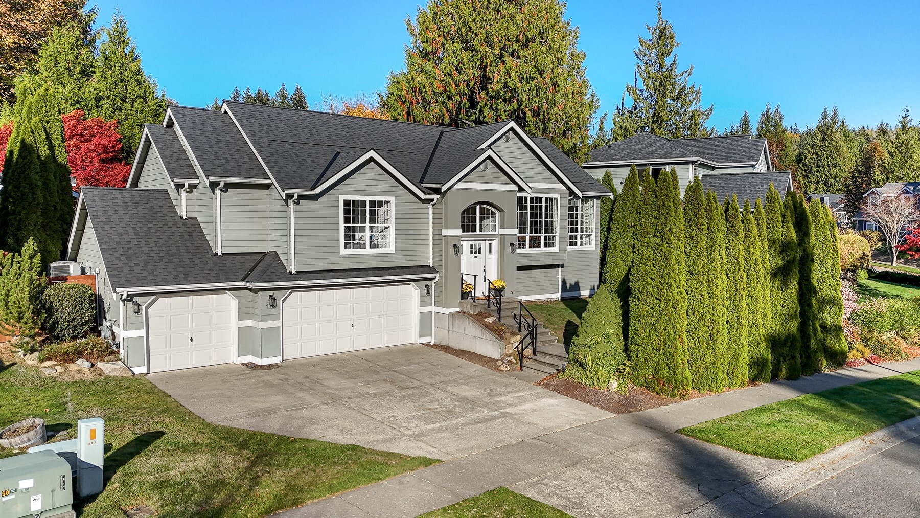 Single family home for sale at 912 S Hills Dr, Bellingham, WA 98229 | MLS# NWM2557725