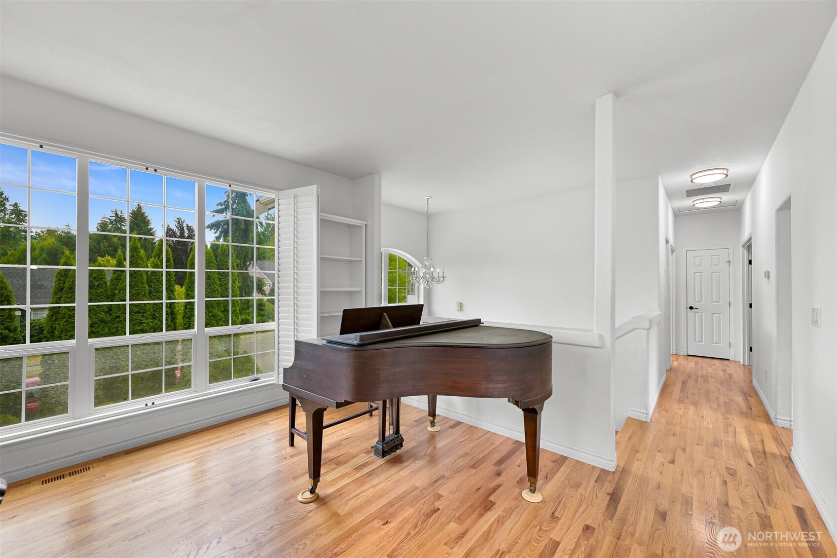 Photo 1 of Single family home for sale at 912 S Hills Dr, Bellingham, WA 98229 | MLS# NWM2557725 | Listing updated on 2026-10-26