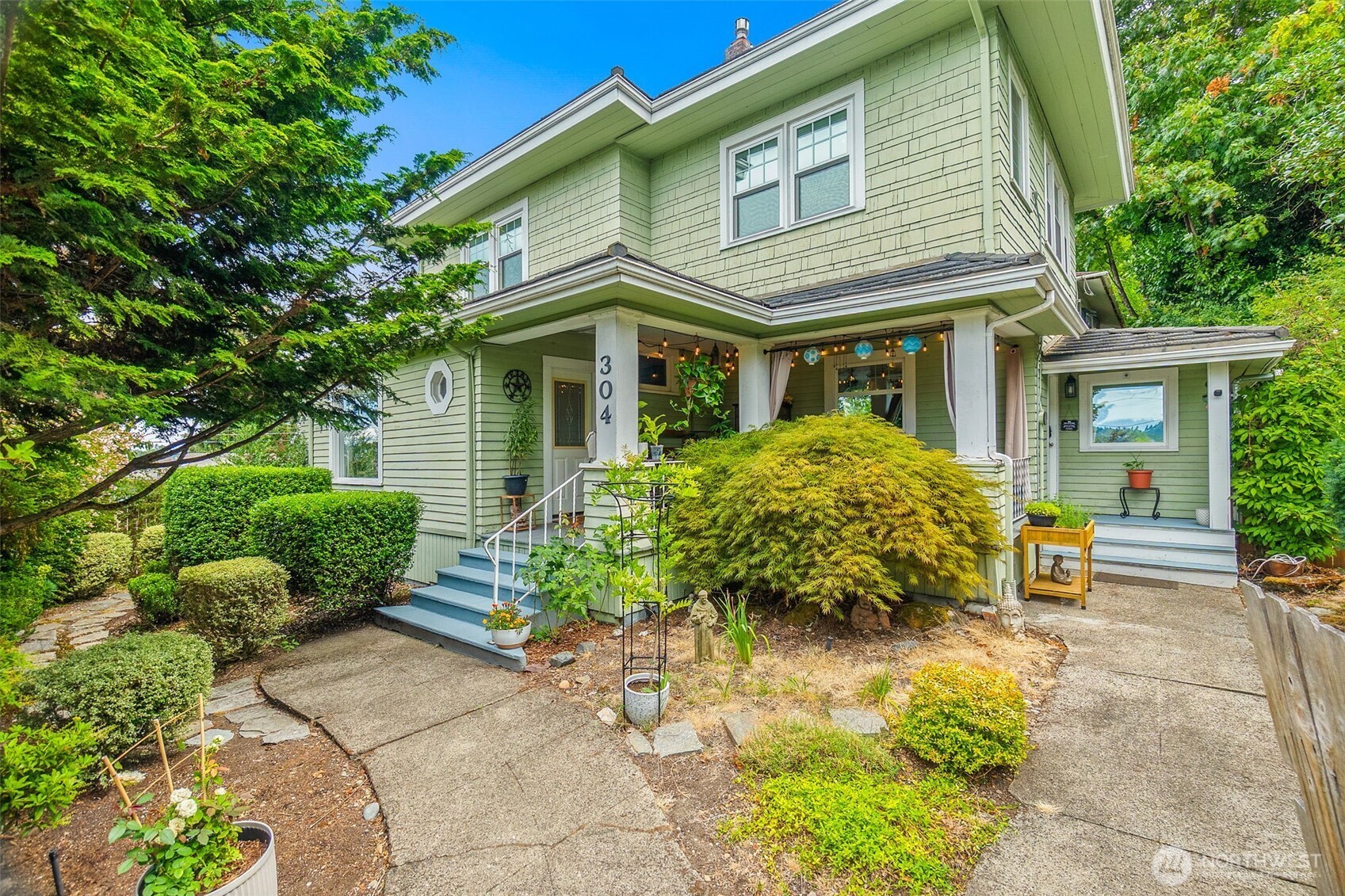 Photo 1 of Single family home for sale at 304 Scenic Way, Kent, WA 98030 | MLS# NWM2560517 | Listing updated on 2026-09-24