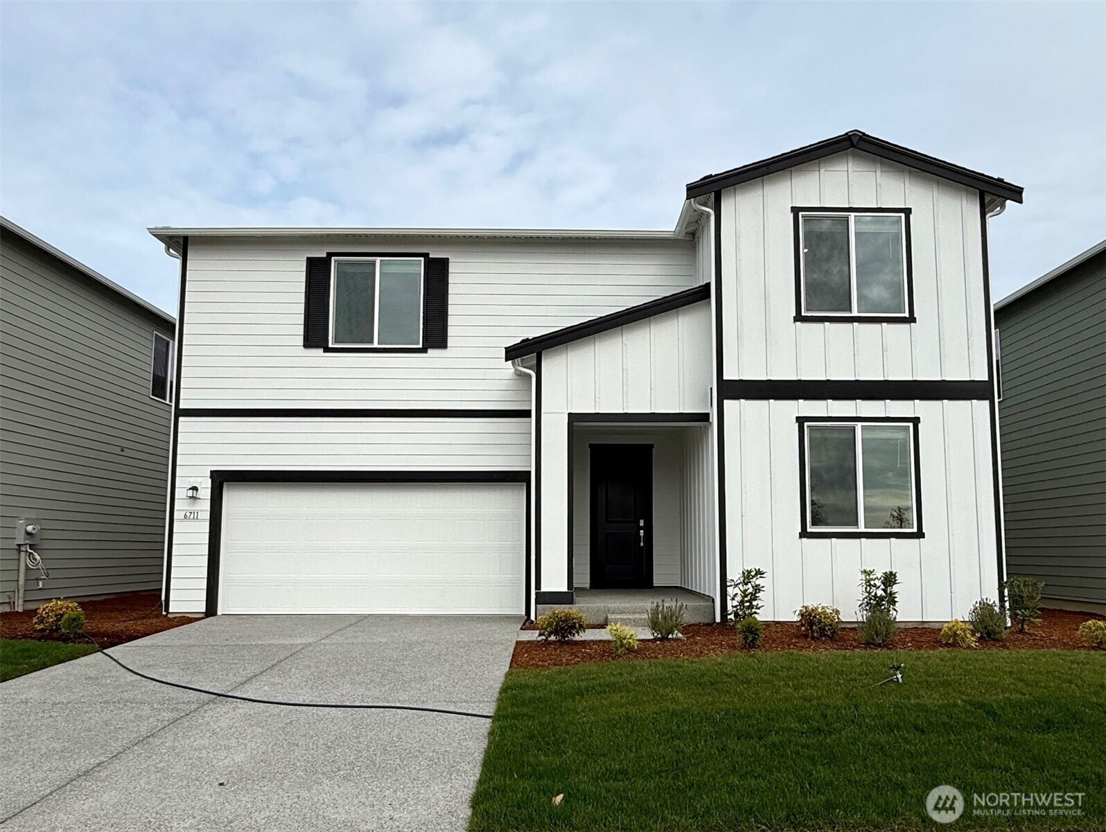 Photo 1 of Single family home for sale at 6711 285th Place Nw, Stanwood, WA 98292 | MLS# NWM2577318 | Listing updated on 2026-10-01