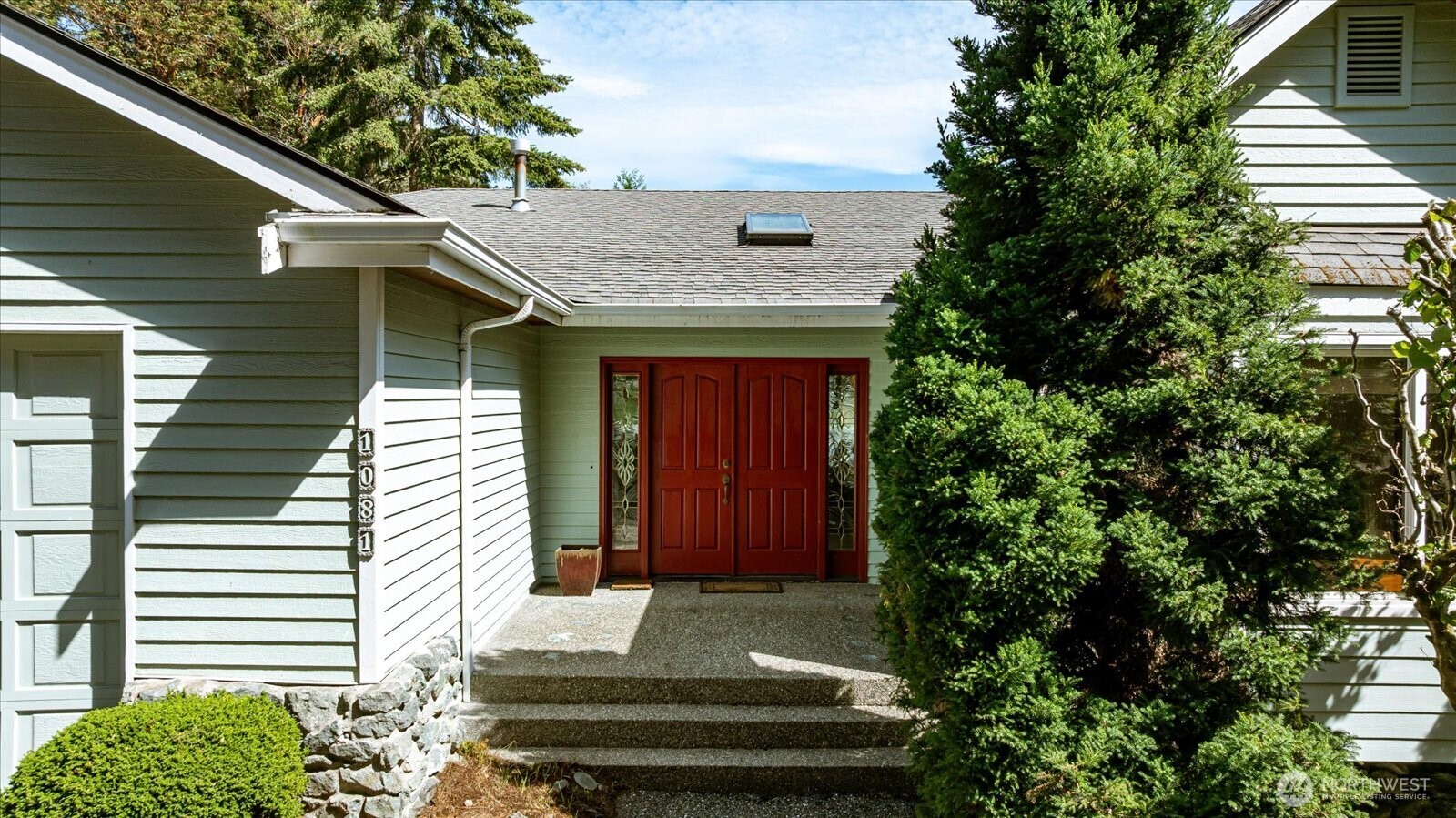 Photo 3 of Sale Pending at 1081 Honeymoon Lake Dr, Greenbank, WA 98253 | MLS# NWM2577475 | Listing updated on 2026-09-24