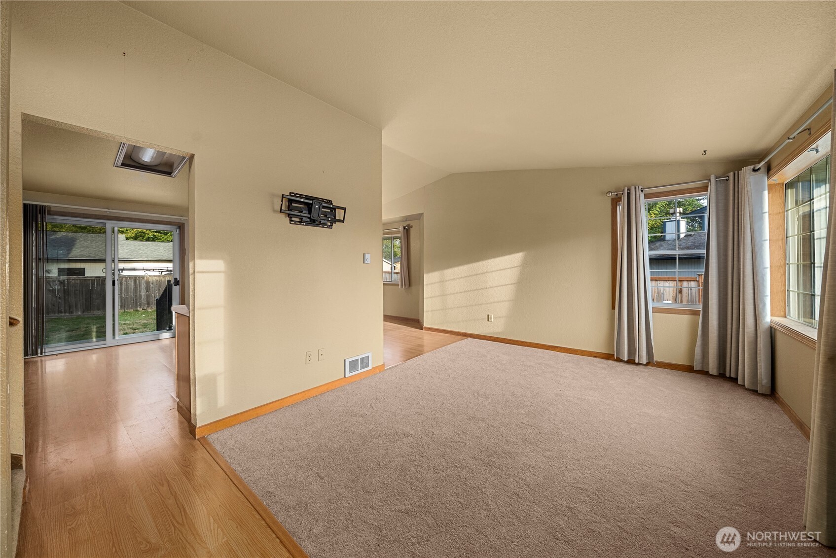 Photo 3 of Single family home for sale at 10129 C St E, Tacoma, WA 98445 | MLS# NWM2580116 | Listing updated on 2026-10-01