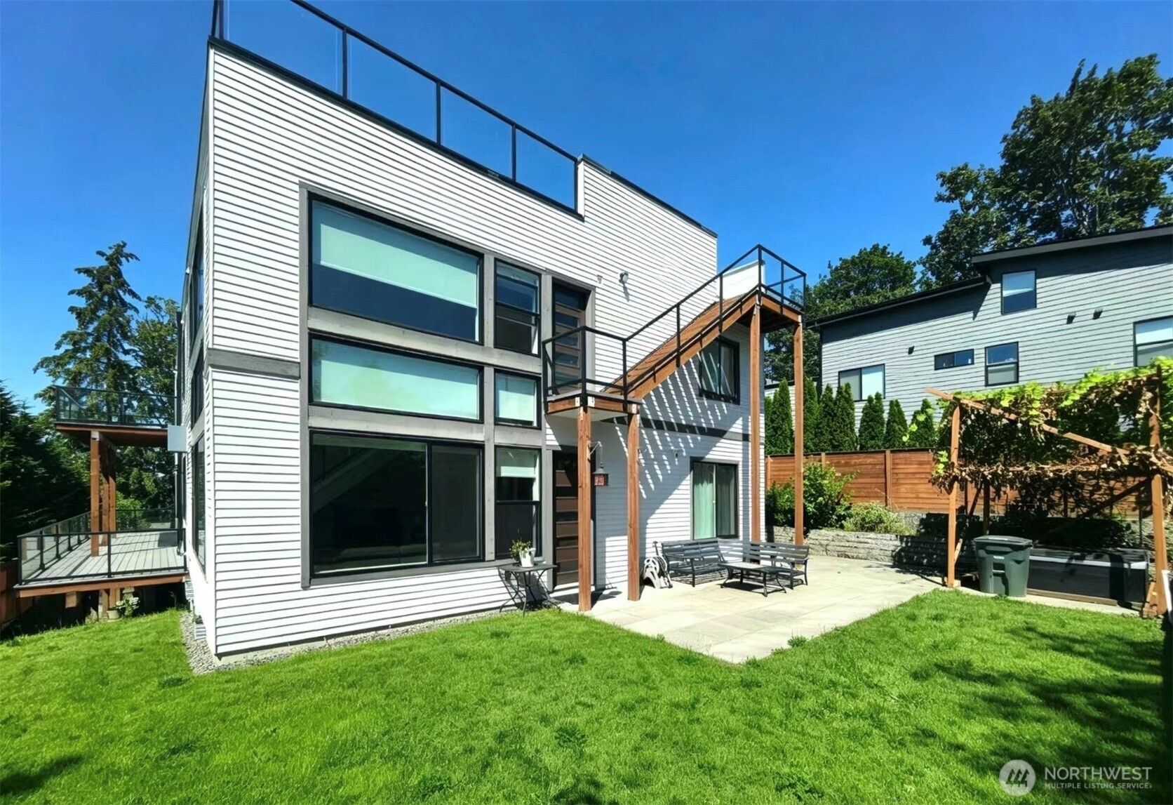 Photo 1 of Single family home for sale at 3621 Lincoln Ave Ne, Renton, WA 98056 | MLS# NWM2580525 | Listing updated on 2026-10-26