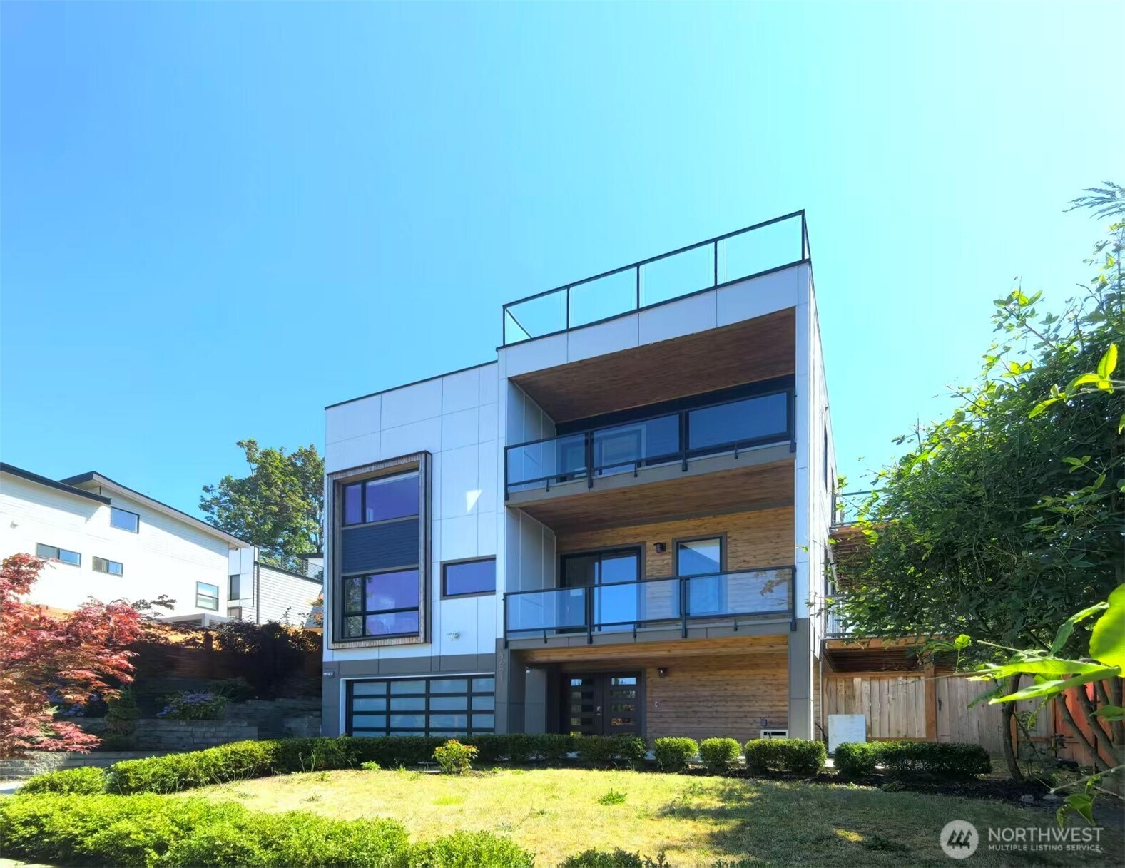 Photo 2 of Single family home for sale at 3621 Lincoln Ave Ne, Renton, WA 98056 | MLS# NWM2580525 | Listing updated on 2026-10-26
