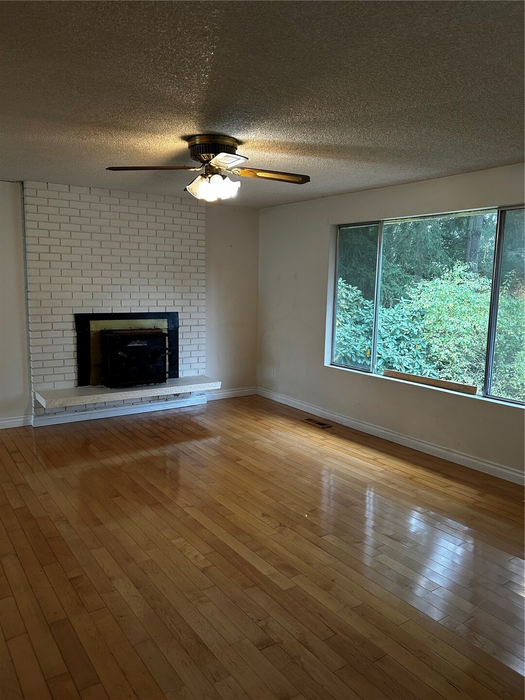 Photo 4 of Single family home for sale at 12631 Ruggs Lake Rd, Everett, WA 98208 | MLS# NWM2581868 | Listing updated on 2026-10-24