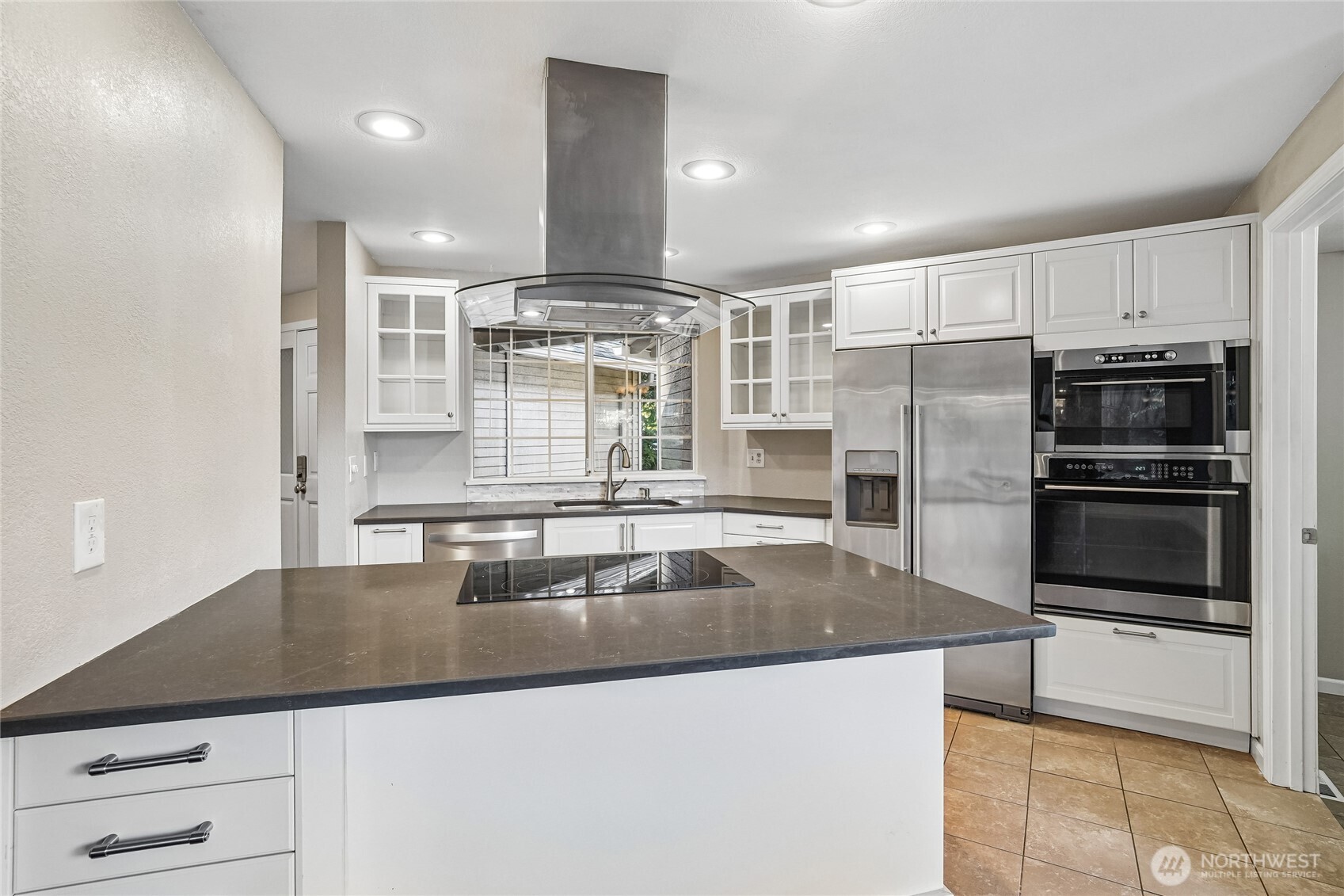 Photo 4 of Single family home for sale at 11641 NE 95th Street, Kirkland, WA 98033 | MLS# NWM2583362 | Listing updated on 2026-09-21