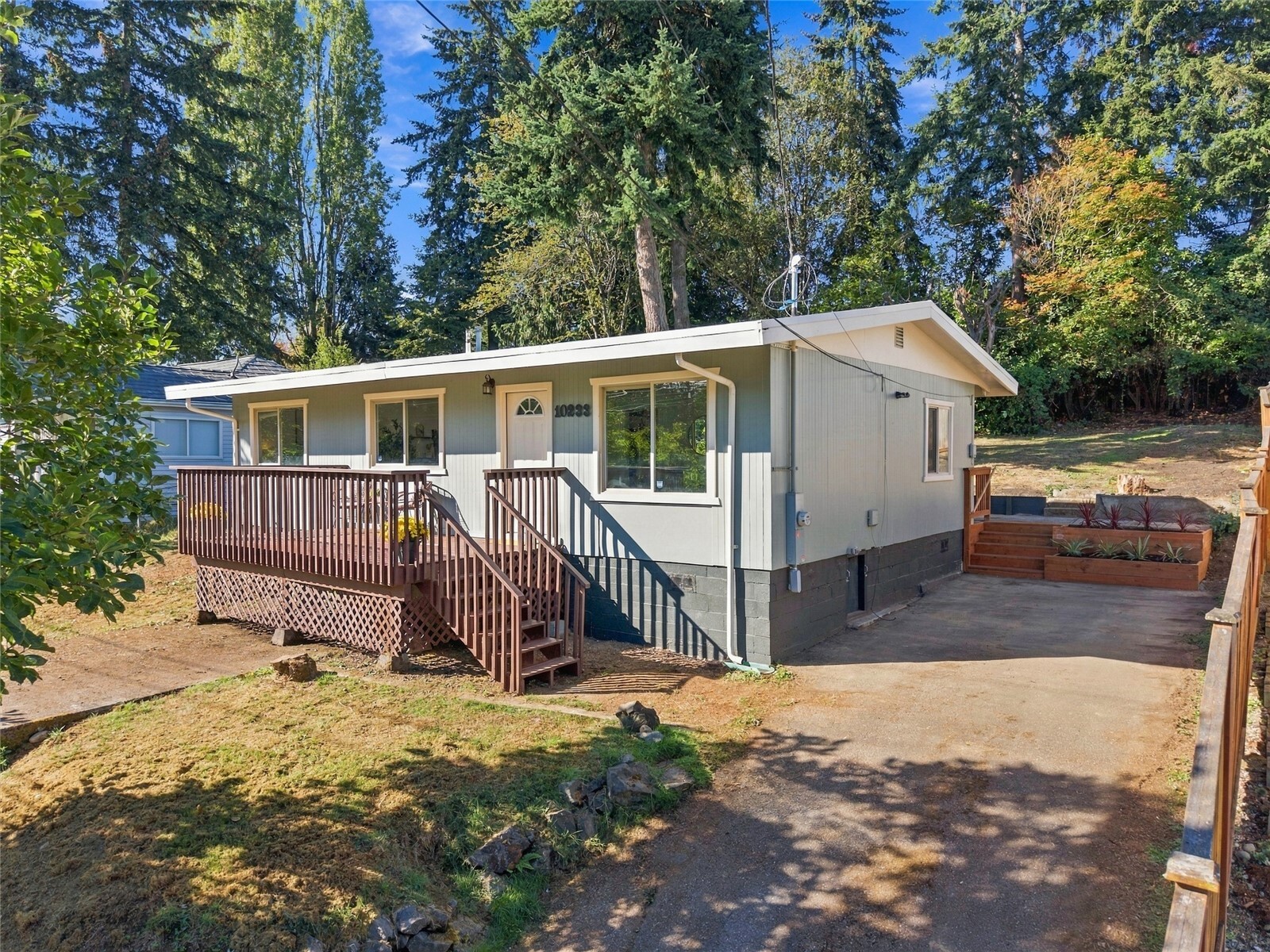 Photo 2 of Single family home for sale at 10233 8th Avenue Sw, Seattle, WA 98146 | MLS# NWM2584840 | Listing updated on 2026-10-16