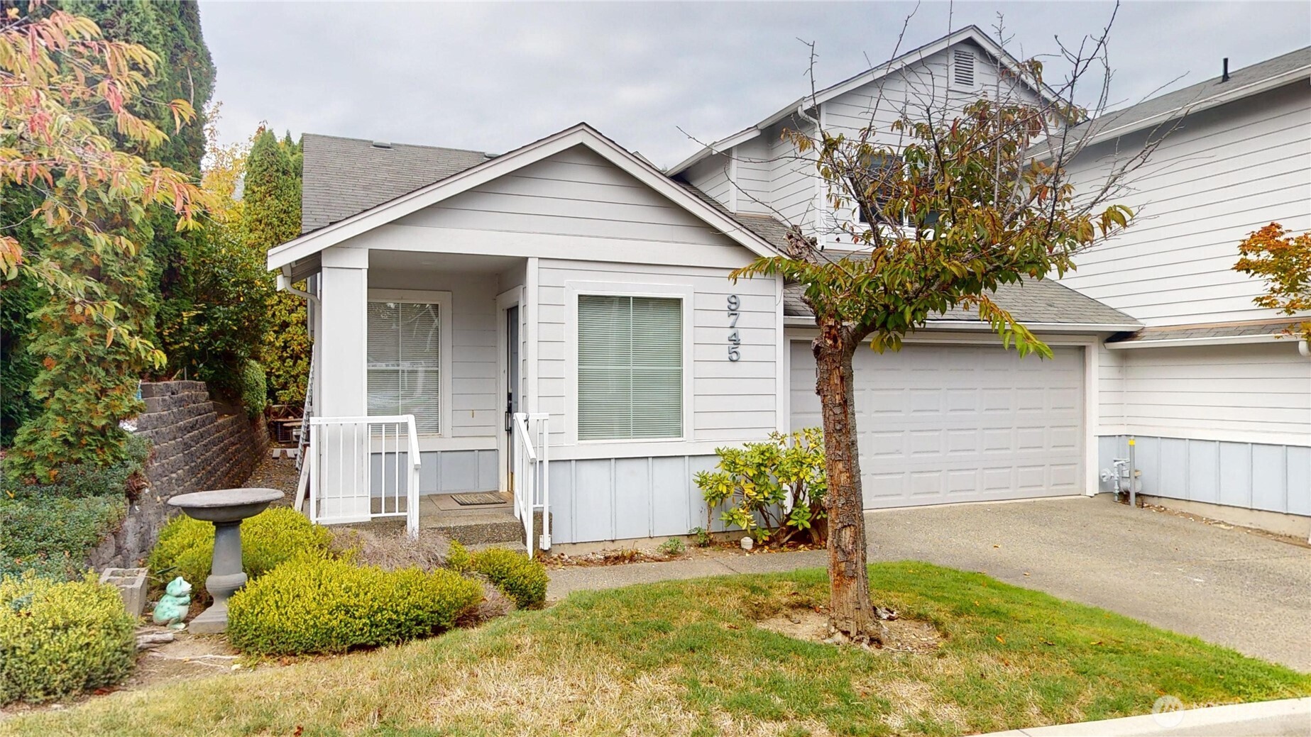 Townhouse for sale at 9745 Sea Isle Ln NW, Silverdale, WA 98383 | MLS# NWM2586458
