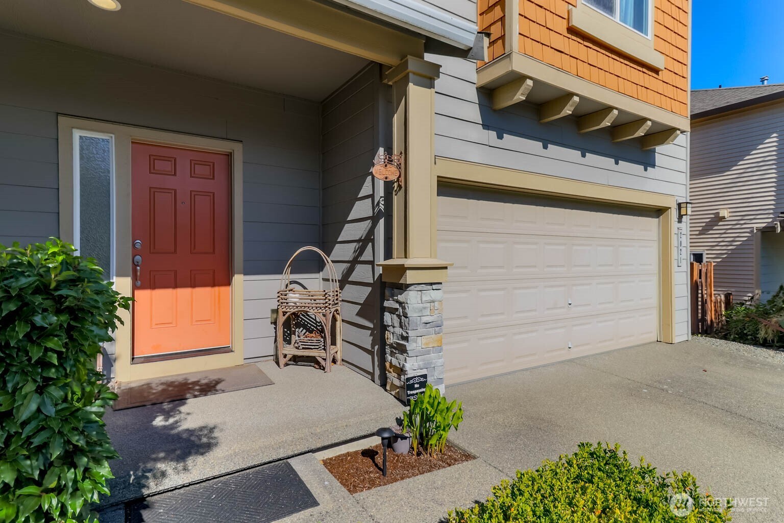 Photo 3 of Single family home for sale at 2021 63rd Street Se, Auburn, WA 98092 | MLS# NWM2590003 | Listing updated on 2026-10-01