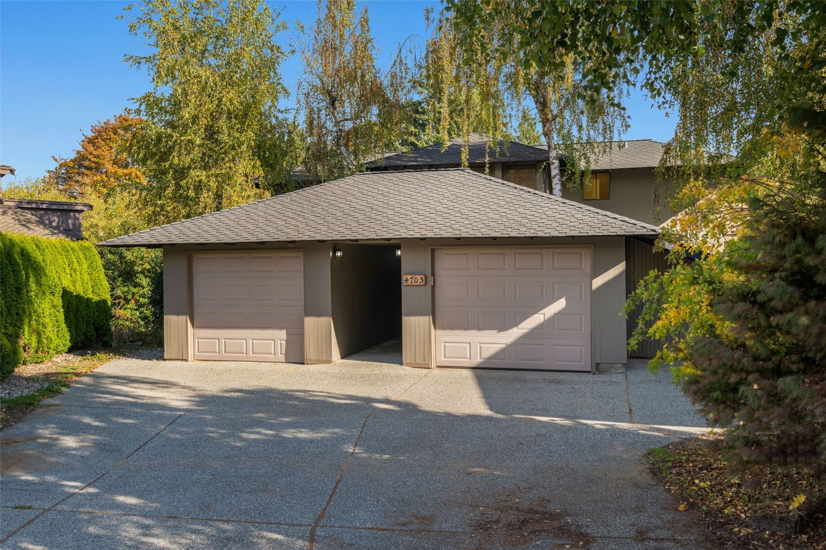 Single family home for sale at 4705 W Glenhaven Dr, Everett, WA 98203 | MLS# NWM2593619