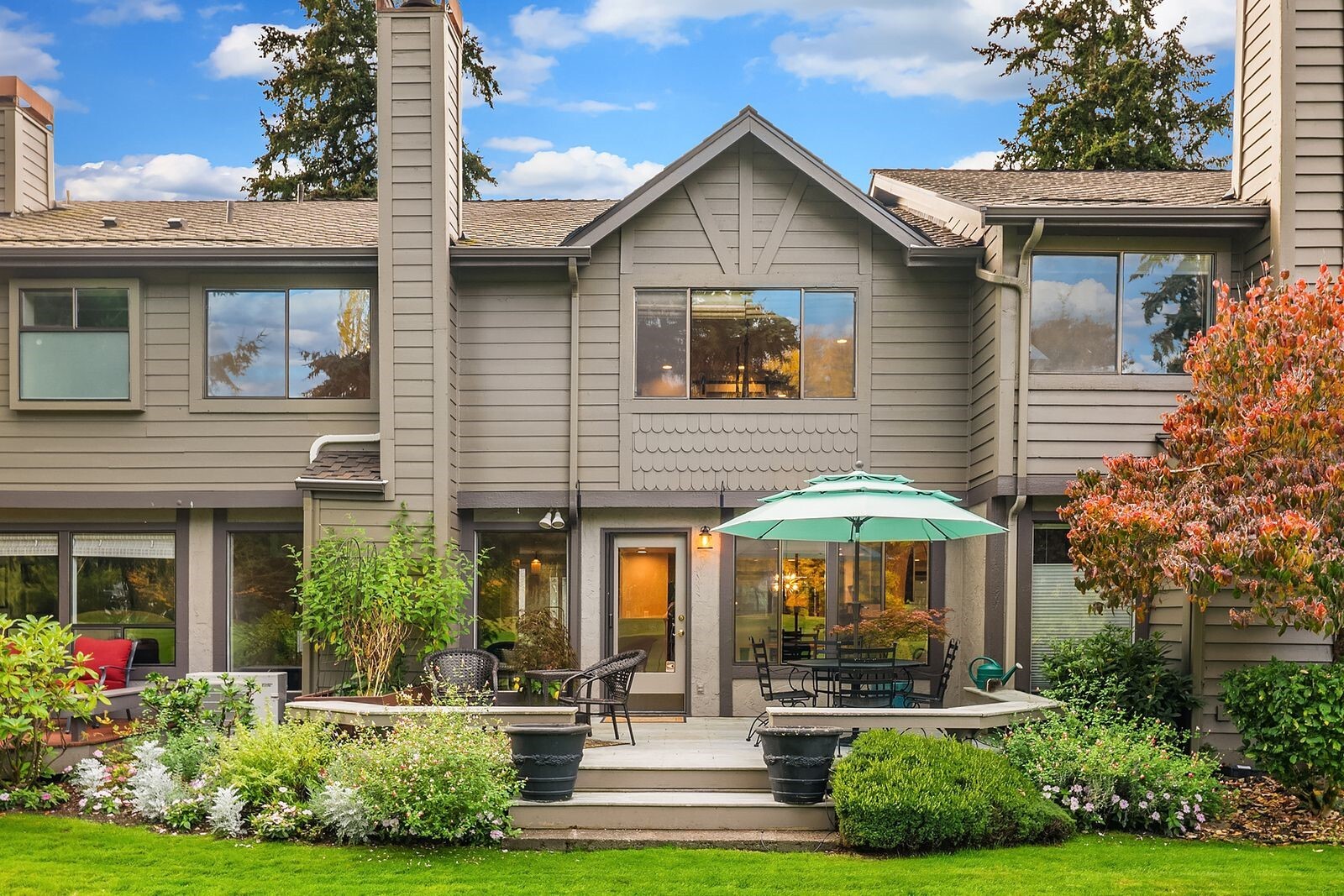 Photo 2 of Townhouse for sale at 16954 65th Lane NE, Kenmore, WA 98028 | MLS# NWM2594614 | Listing updated on 2026-10-25