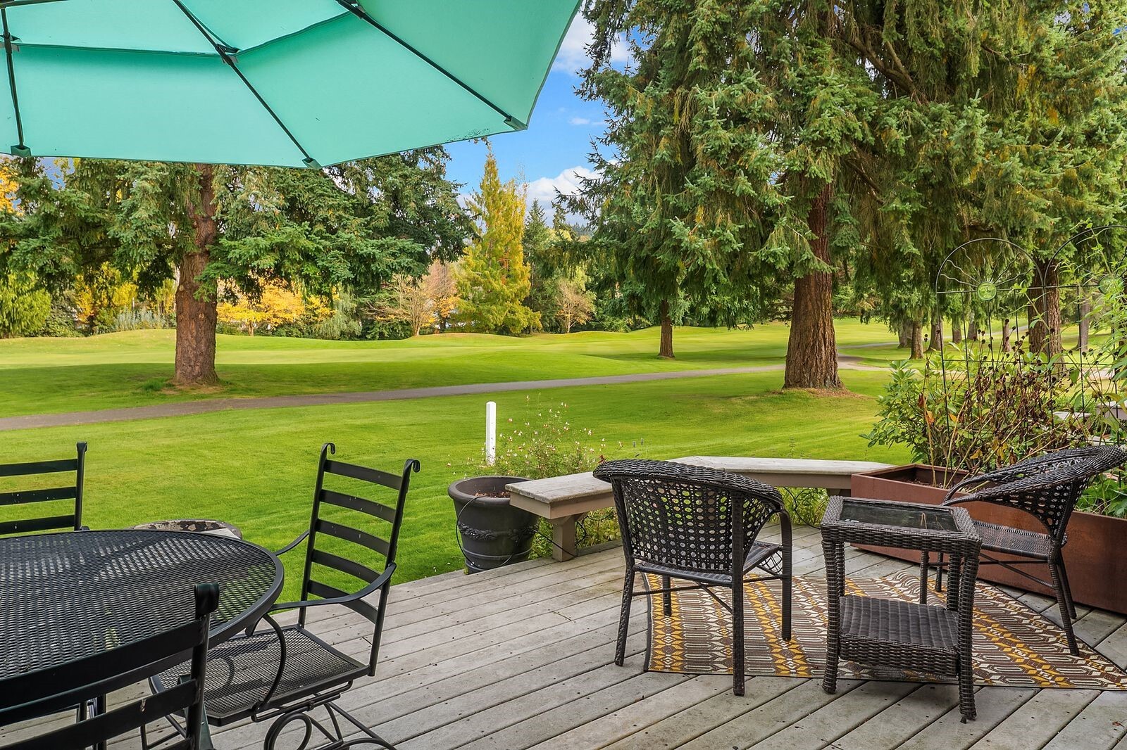 Photo 4 of Townhouse for sale at 16954 65th Lane NE, Kenmore, WA 98028 | MLS# NWM2594614 | Listing updated on 2026-10-25