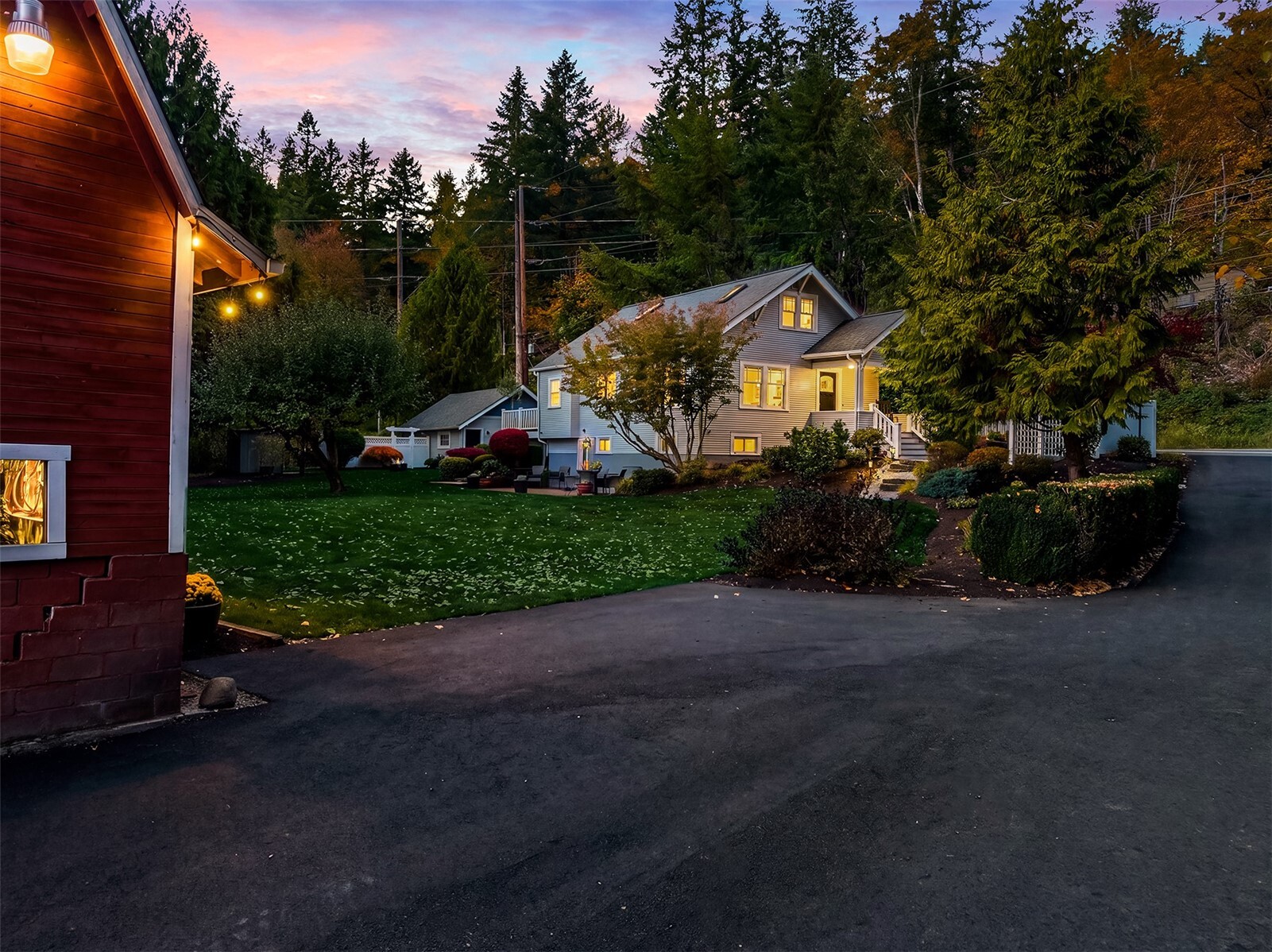 Photo 3 of Single family home for sale at 17929 Se May Valley Rd, Renton, WA 98059 | MLS# NWM2594905 | Listing updated on 2026-10-26