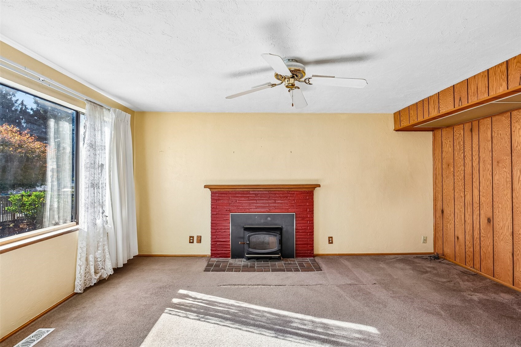 Photo 3 of Single family home for sale at 5117 243rd Street SW, Mountlake Terrace, WA 98043 | MLS# NWM2595734 | Listing updated on 2026-10-25