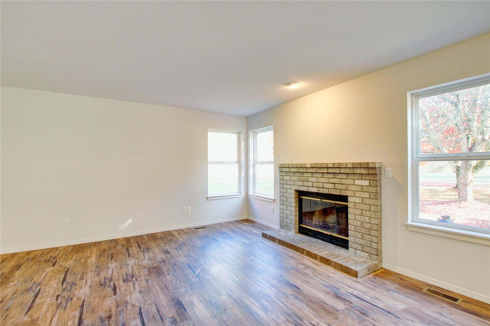 Photo 4 of Sale Pending at 3557 Butler Crk Rd, Sedro Woolley, WA 98284 | MLS# NWM2595958 | Listing updated on 2026-10-26