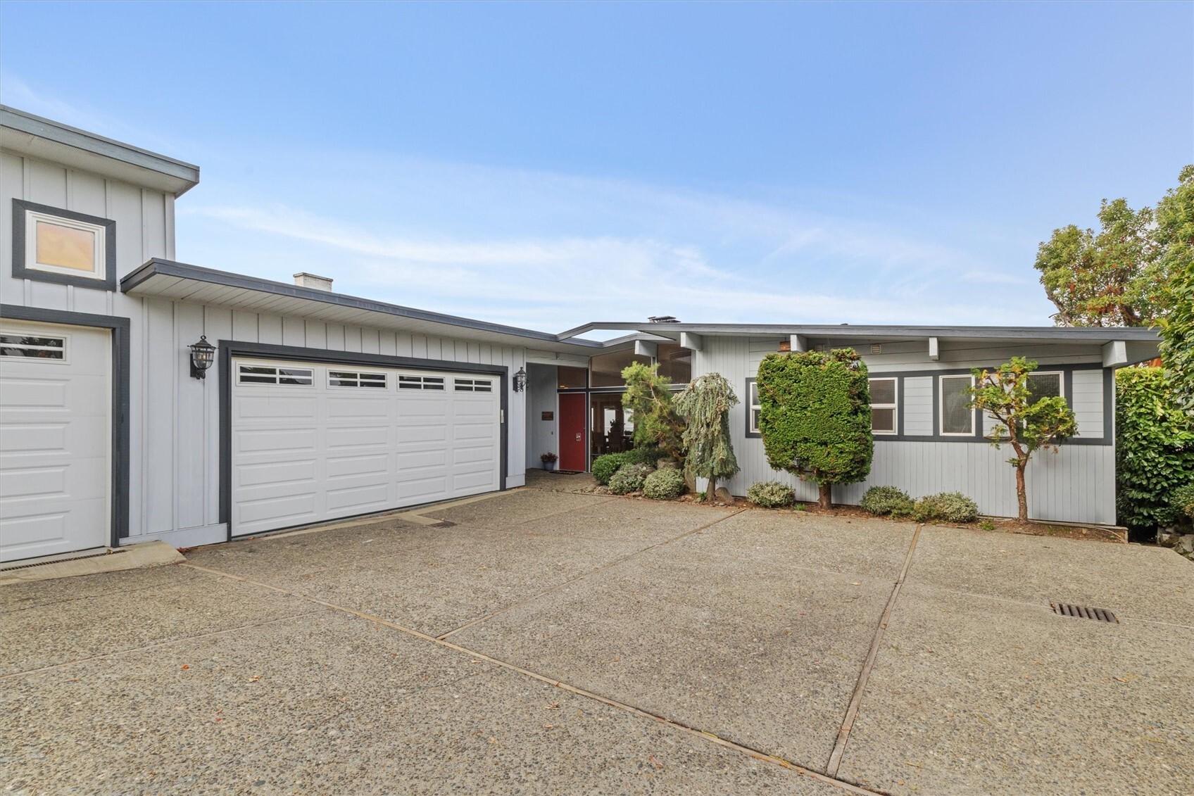 Photo 1 of Single family home for sale at 12822 Shorecrest Dr SW, Burien, WA 98146 | MLS# NWM2596099 | Listing updated on 2026-10-24