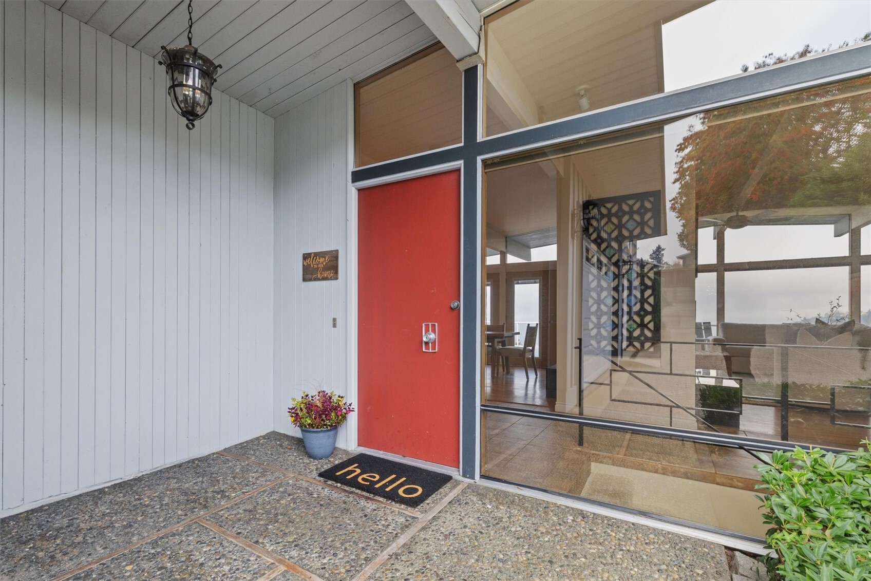 Photo 2 of Single family home for sale at 12822 Shorecrest Dr SW, Burien, WA 98146 | MLS# NWM2596099 | Listing updated on 2026-10-24